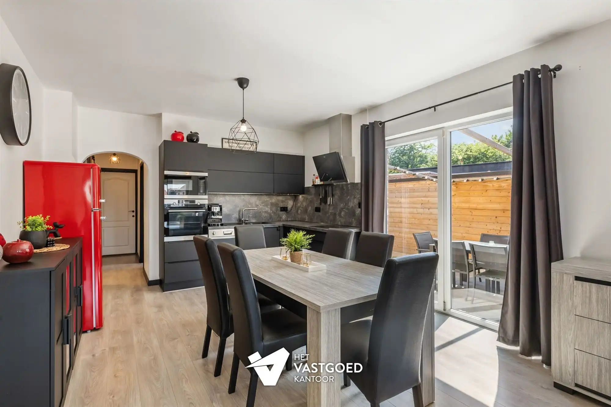 MOOI AFGEWERKT 2 SLAAPKAMER APPARTEMENT MET PRIVATIEVE TUIN EN AUTOSTAANPLAATS TE BEVERLO foto 8