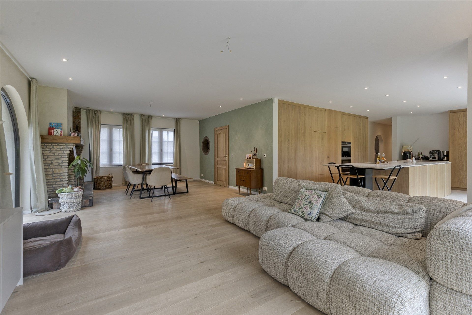 Luxueuze woning met riante tuin te Sint-Lievens-Houtem foto 5