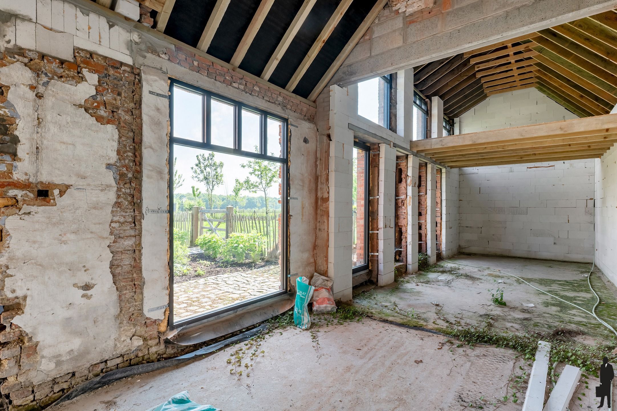 Unieke hoeve met schuur en bijgebouw op een perceel van 1ha foto 33