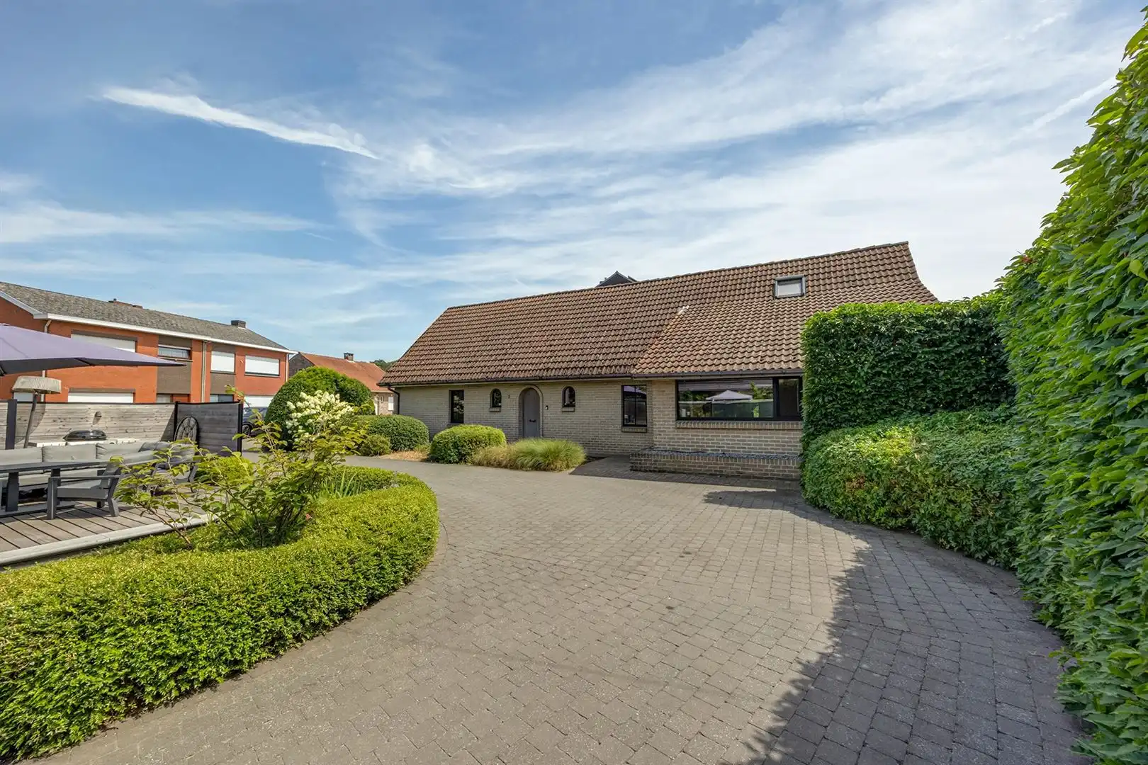 Stijlvol gerenoveerd wonen met prachtige zwemvijver foto 29