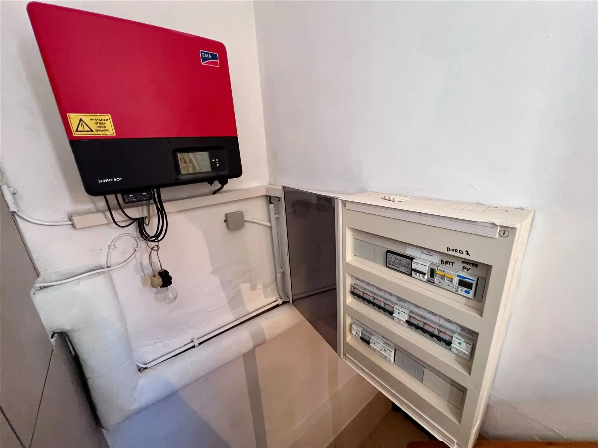 Degelijke halve losbouw met 4 slpks, (voor)tuin en garage foto 12