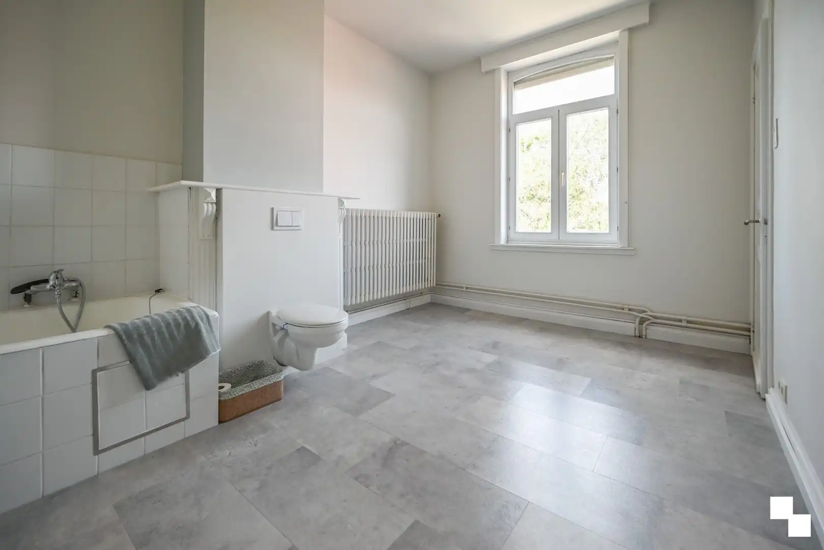 Charmante herenwoning met 4 à 5 slaapkamers te Izegem foto 37