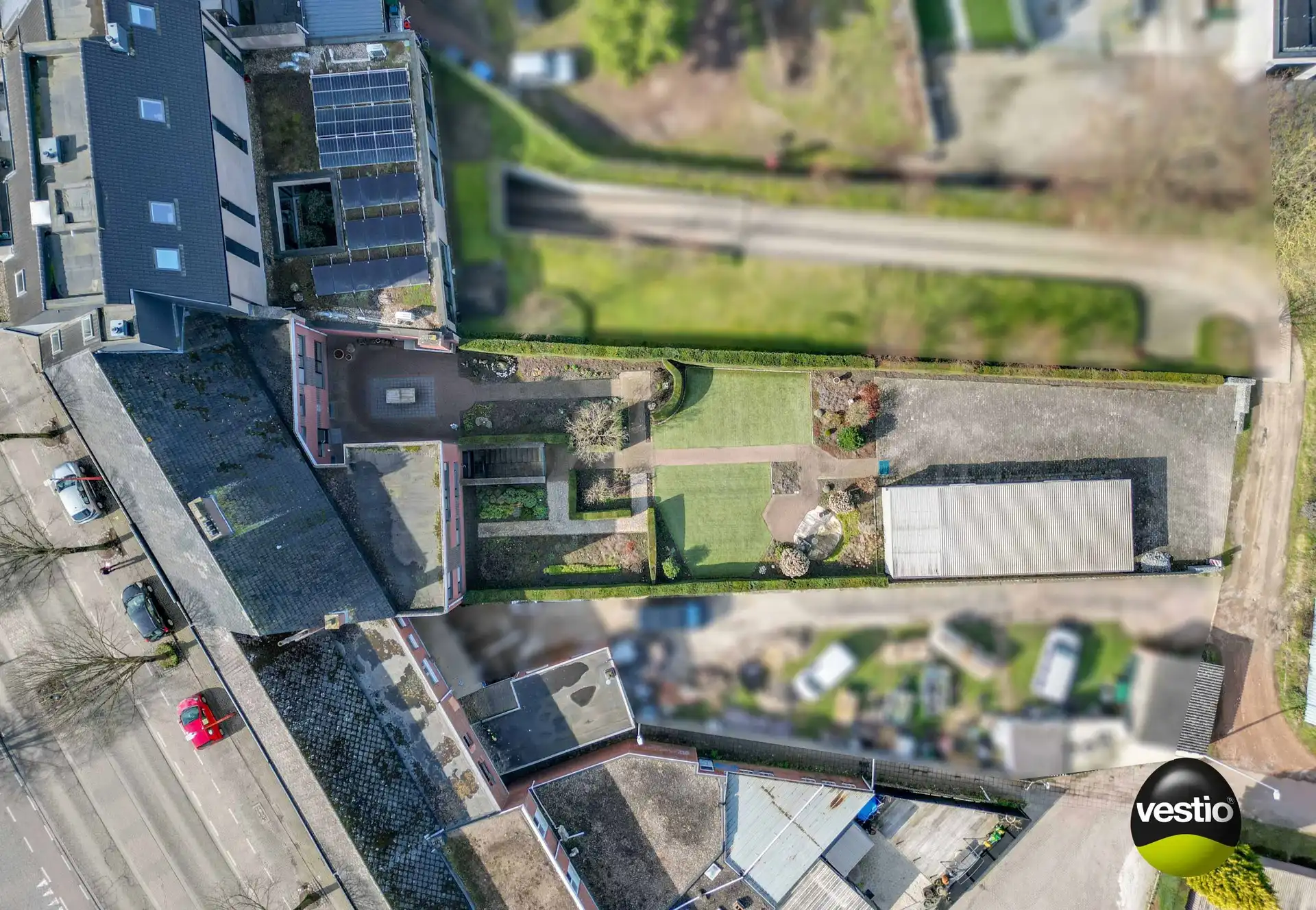 GELIJKVLOERS APPARTEMENT 3 SLAAPKAMERS 171 M² + HANDELSRUIMTE + TUIN + 5 GARAGES + ZOLDER foto 10