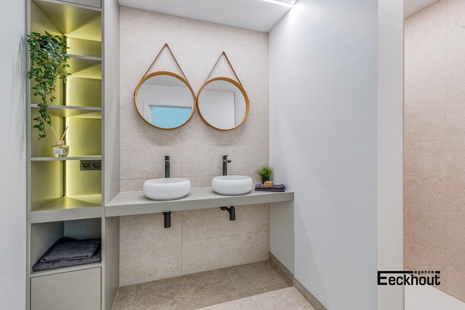 Exclusief, volledig vernieuwd appartement (104 m²) op gegeerde ligging te Oostende! foto 5