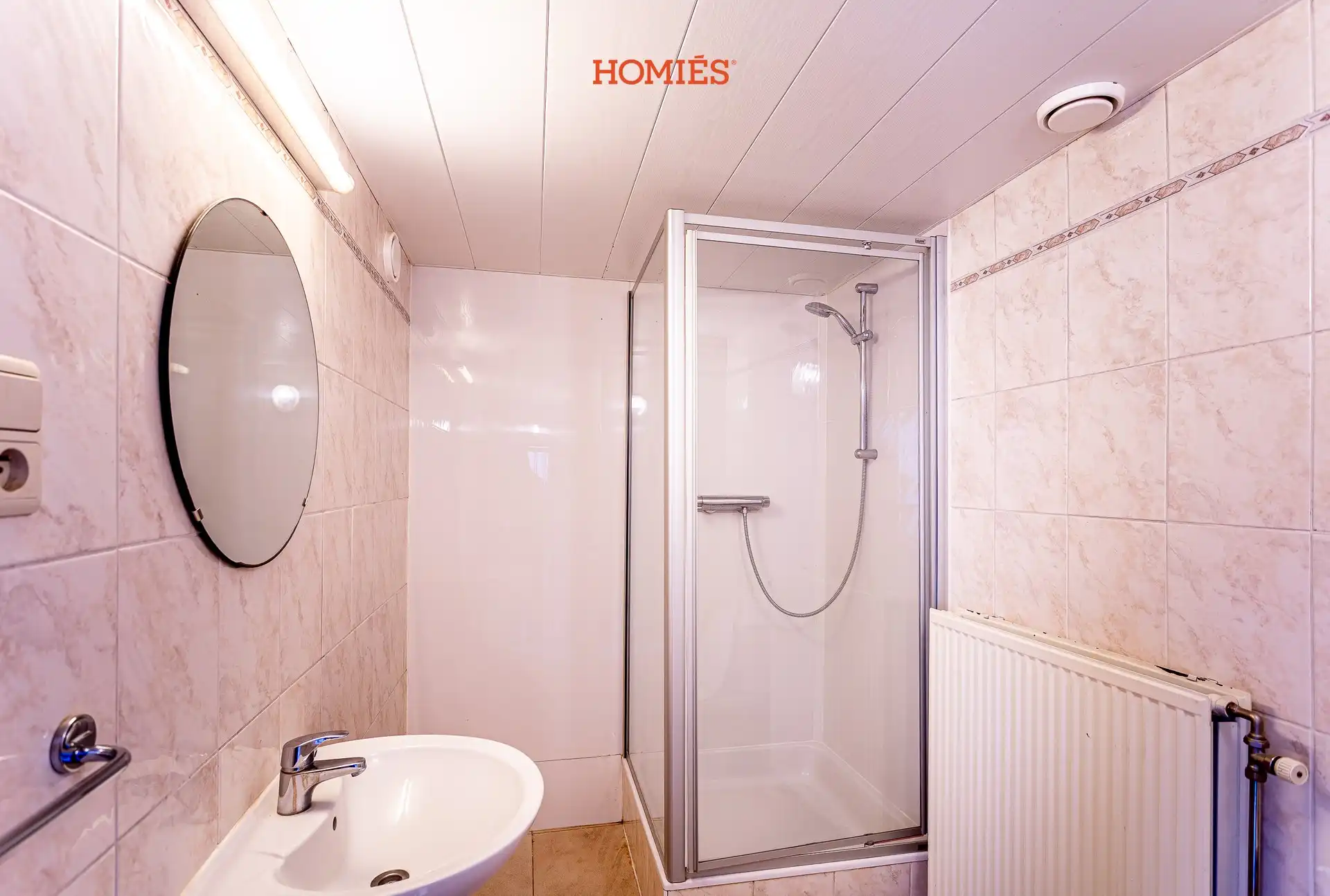 Woning met 4 volwaardige slaapkamers en koertje foto 5