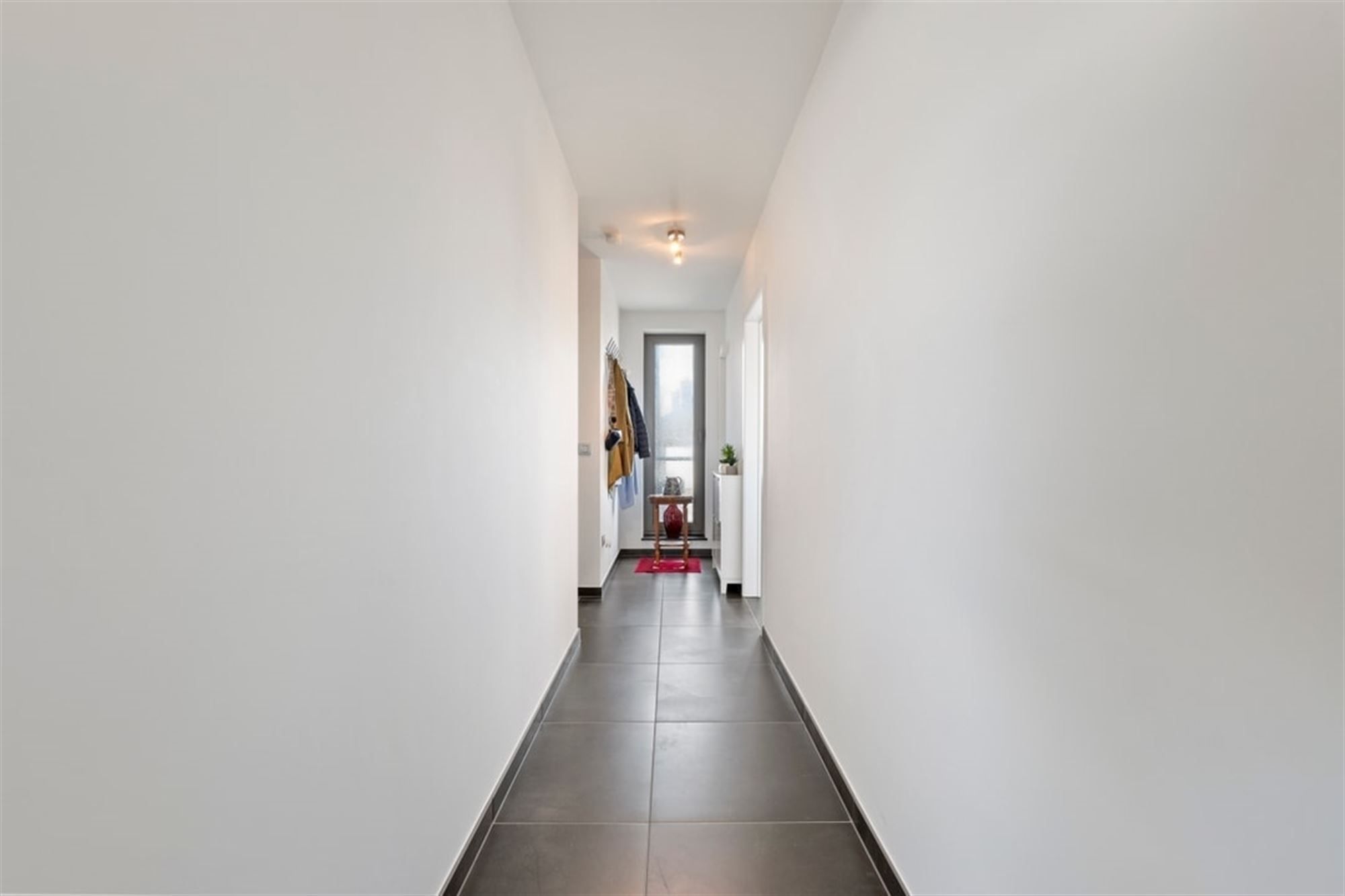 INSTAPKLAAR 2 SLK APPARTEMENT MET ONDERGRONDSE STAANPLAATS IN HARTJE MAASMECHELEN  foto 21
