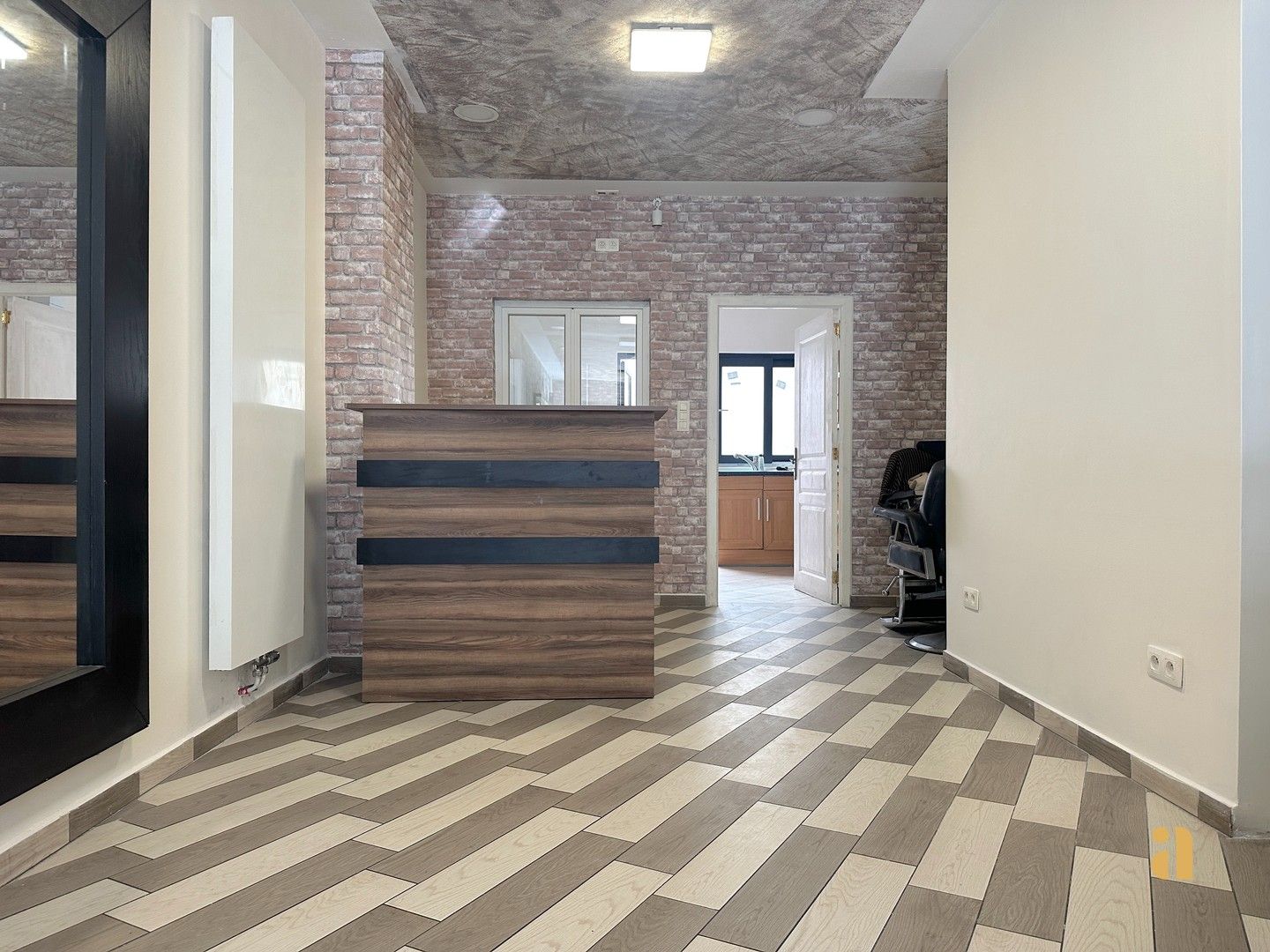 Woning met praktijkruimte of plek voor 2 gezinnen foto 7