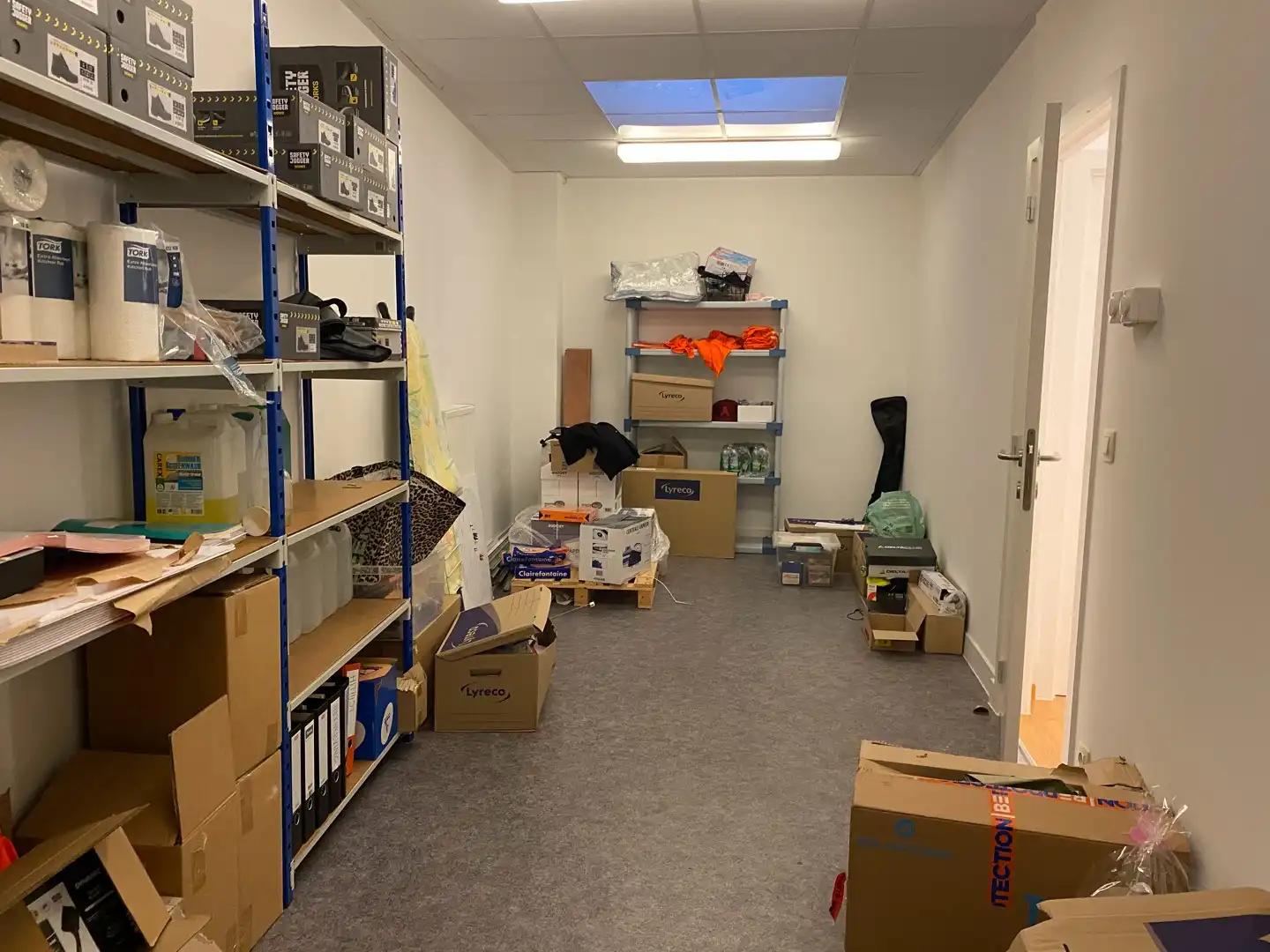 Mooi ruim winkelpand in centrum Eeklo foto 13