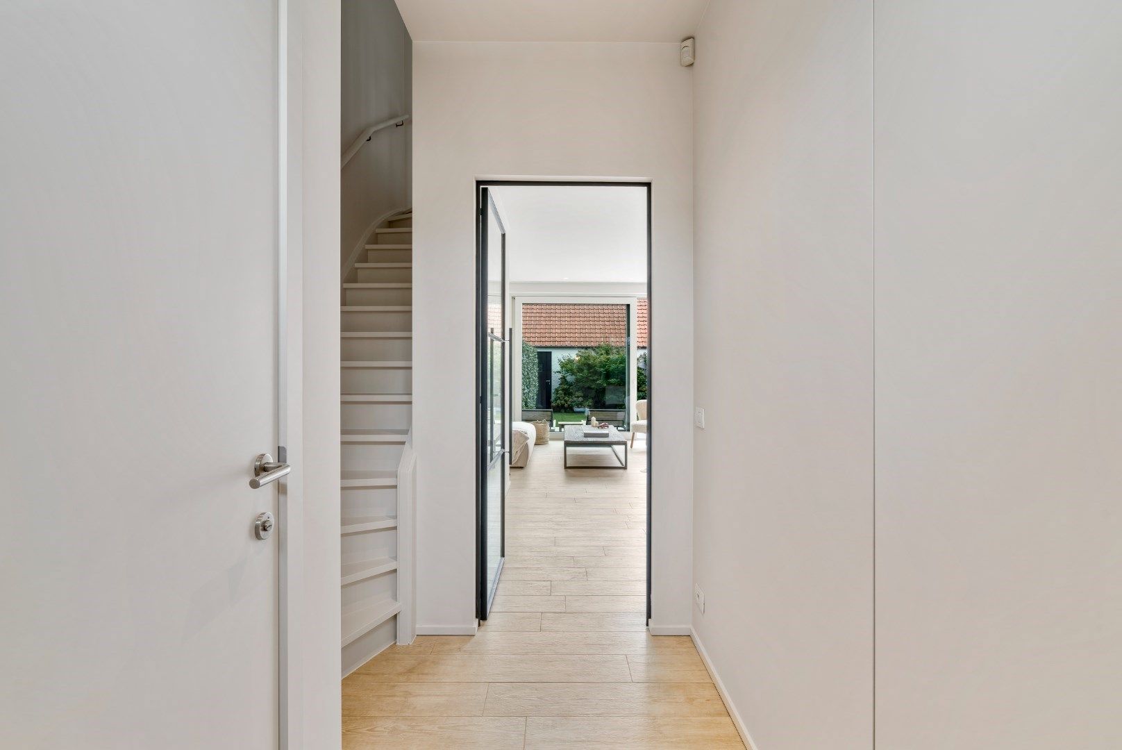 Duinenwater - zonnige en ruime woning met 5 slk's en dubbele garage!  foto 4