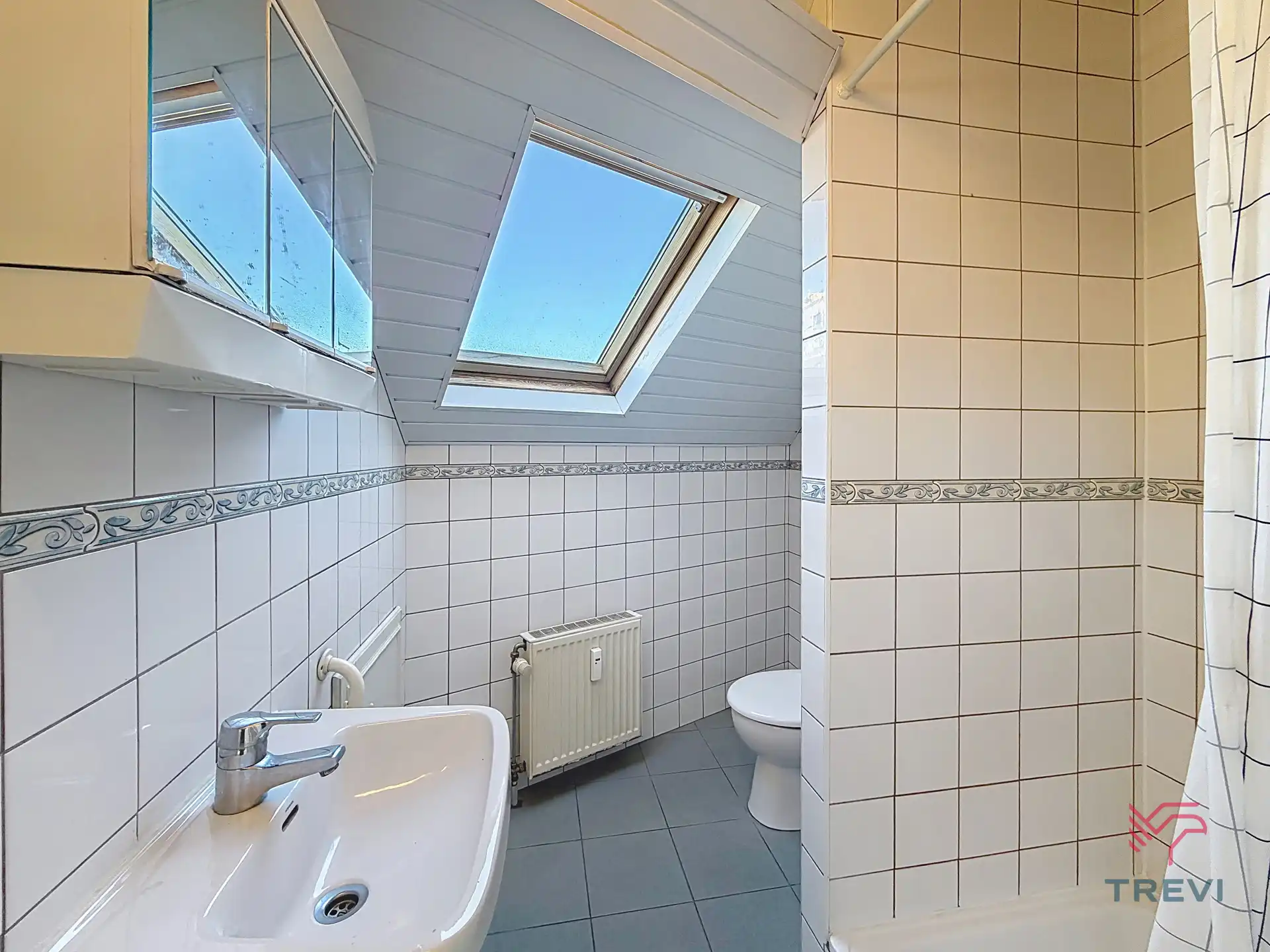 Ongemeubileerde studio, ideaal gelegen foto 4