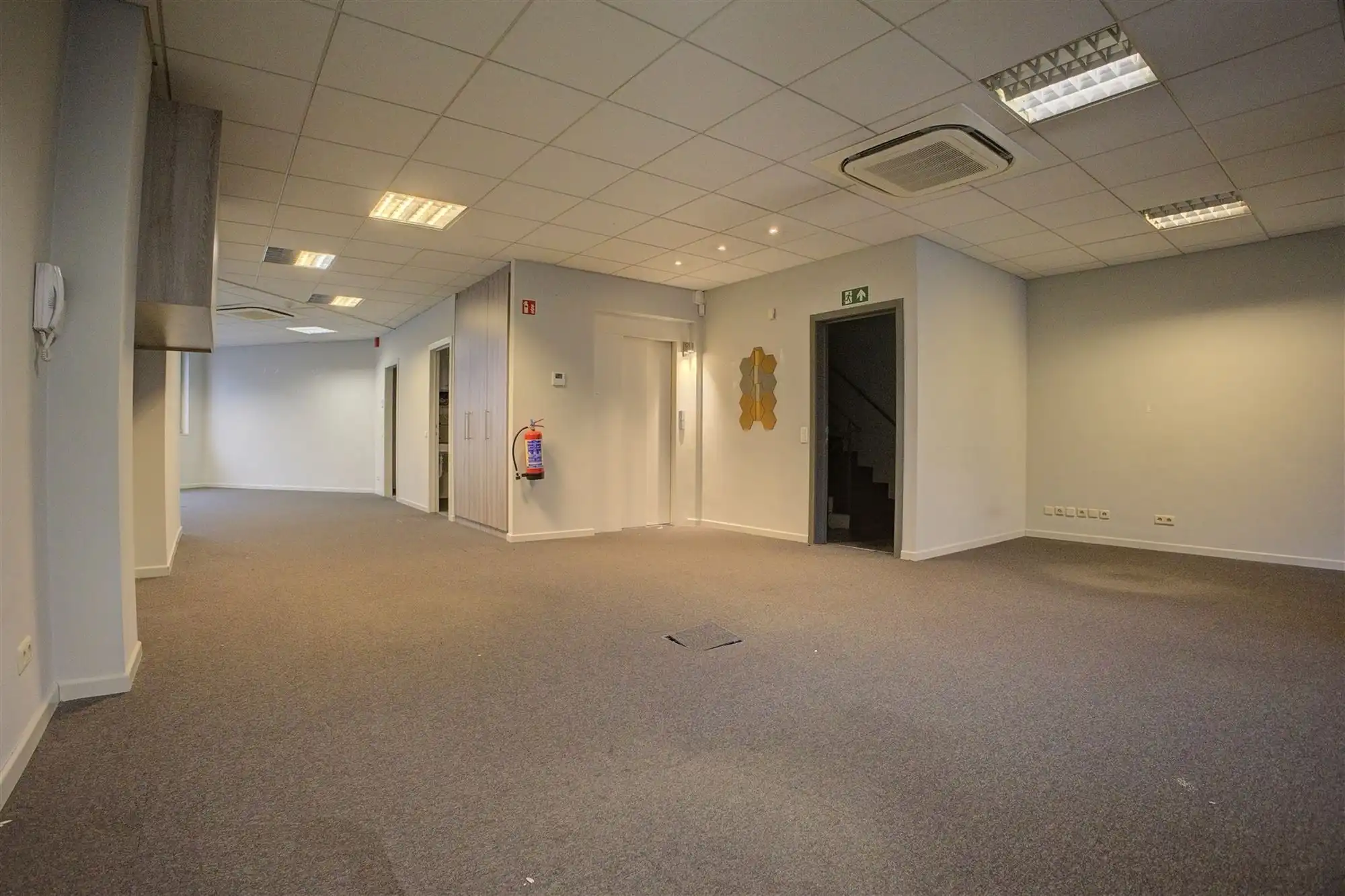 Kantoorgebouw/ conversie tot 7 appartementen mogelijk foto 10