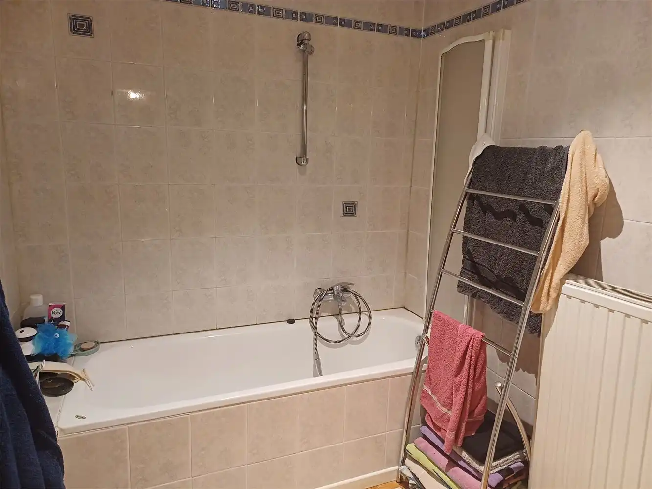 Handelsgelijkvloers met koer en bovengelegen appartement foto 31