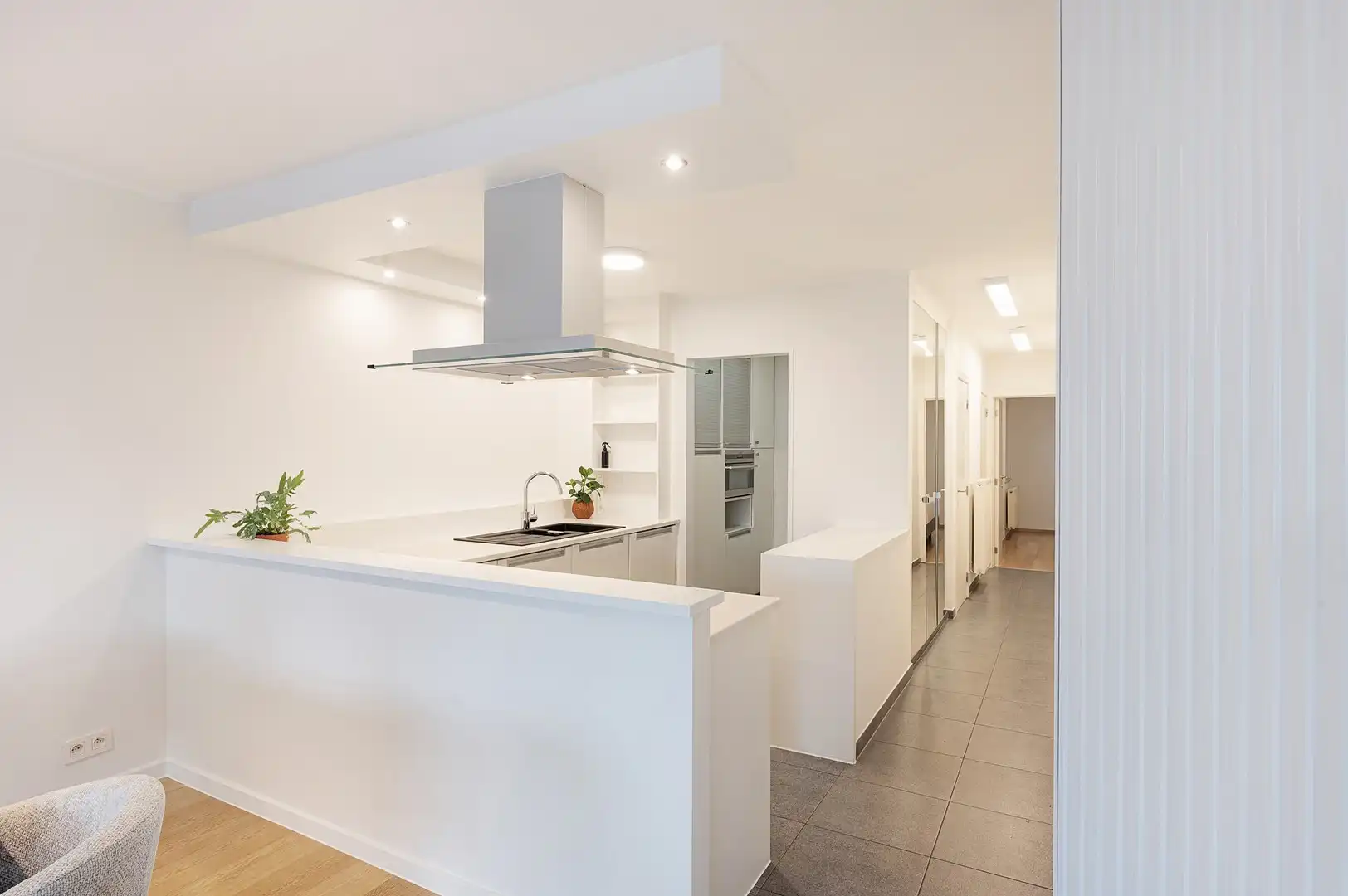 Hedendaags en lichtrijk appartement, centraal gelegen in Knokke. foto 12