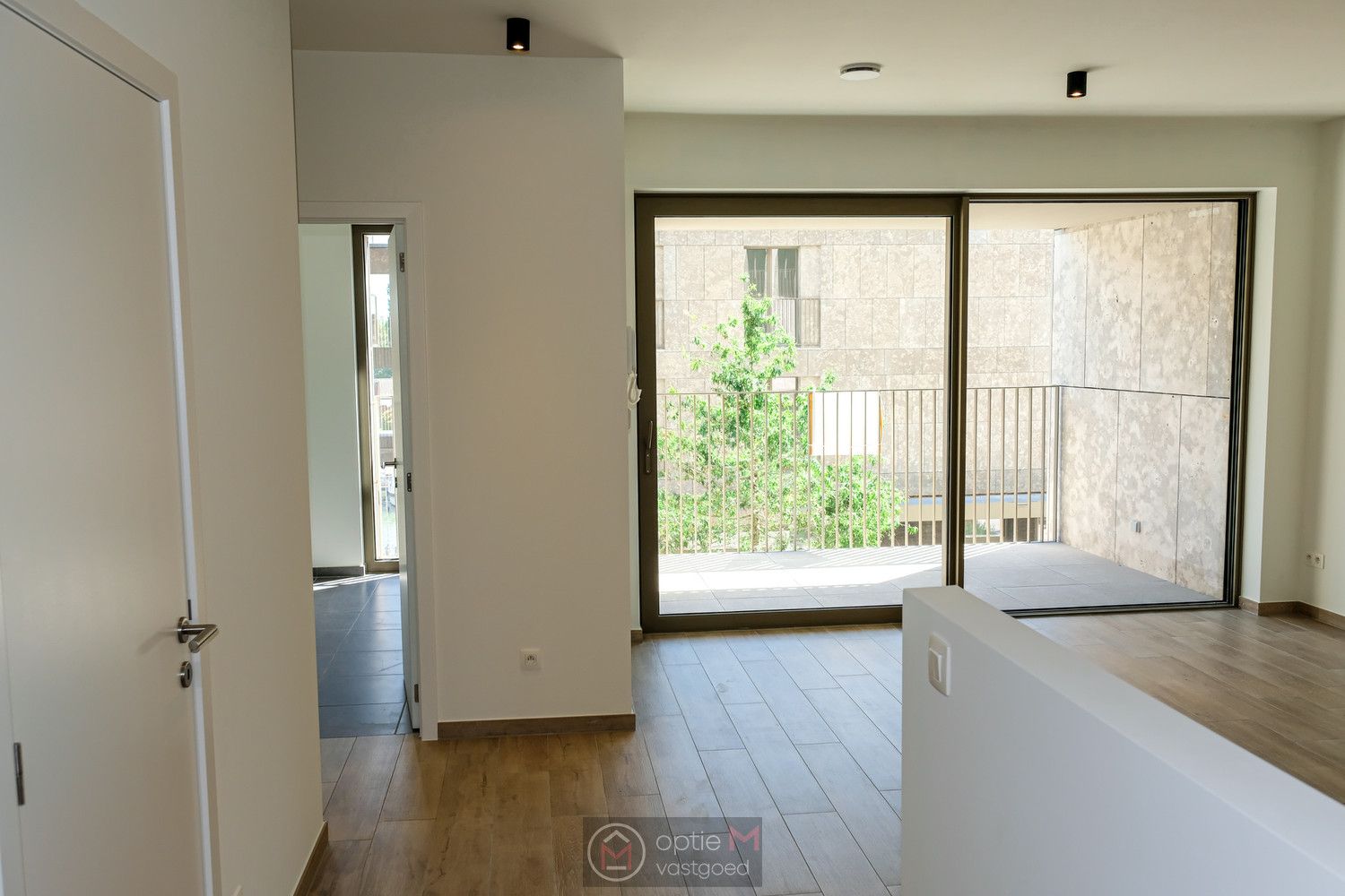 MOOI GELEGEN APPARTEMENT IN QUARTIER BLEU MET PARKING EN BERGING foto 2