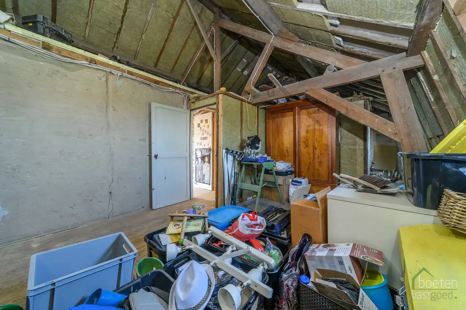 RENINGE: Gezellige dorpswoning met een gerenoveerd gelijkvloers, 3 slpks & zolder en tuin met open zicht op 376m² grondopp. foto 16