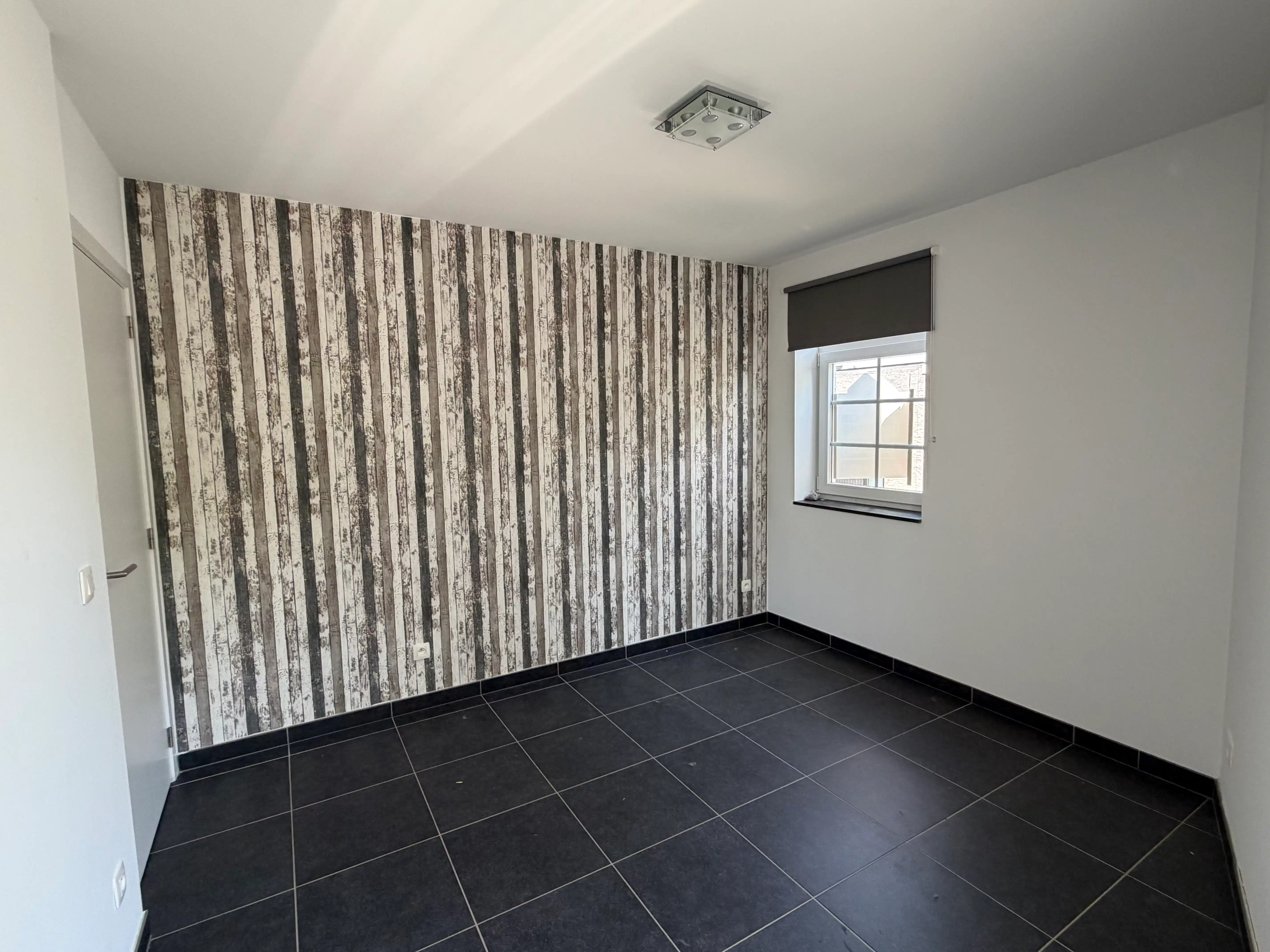 Ruim appartement met vier slpks, terras en autostaanplaats foto 20