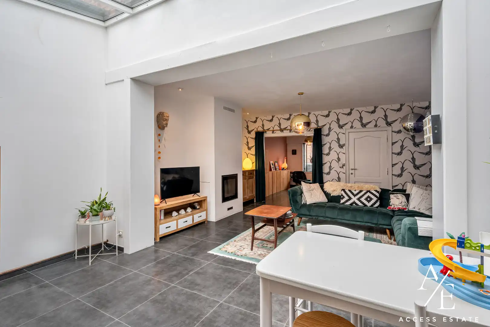 Ruime, gerenoveerde woning met prachtige stadstuin (600m²) en dubbele garage foto 13