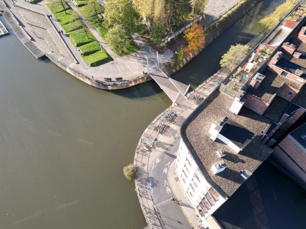 Lichtrijk 2-slaapkamerappartement met unieke zichten op de Gentse binnenwateren foto 12