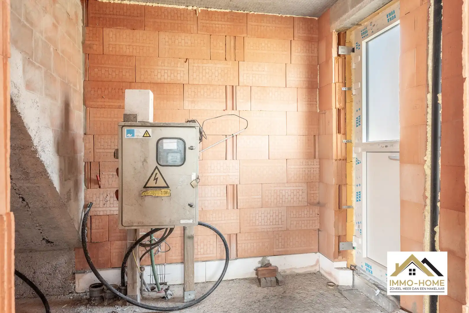 HOB casco woning met héél veel potentieel foto 11