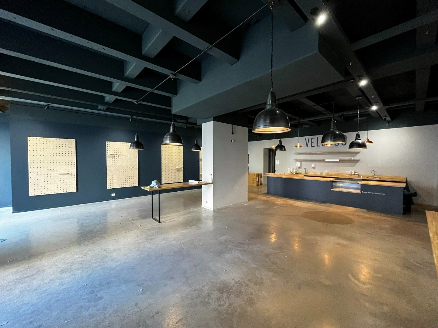pop-up Winkelpanden te huur Zilverpand 22 Brugge foto {{pictureIndex}}