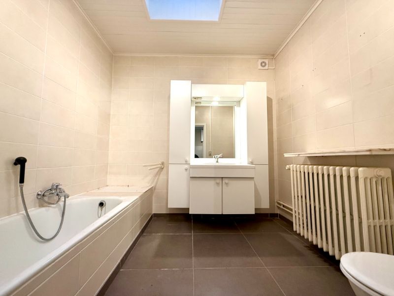 Ruime woning met 3 slaapkamers en dubbele garage foto 12