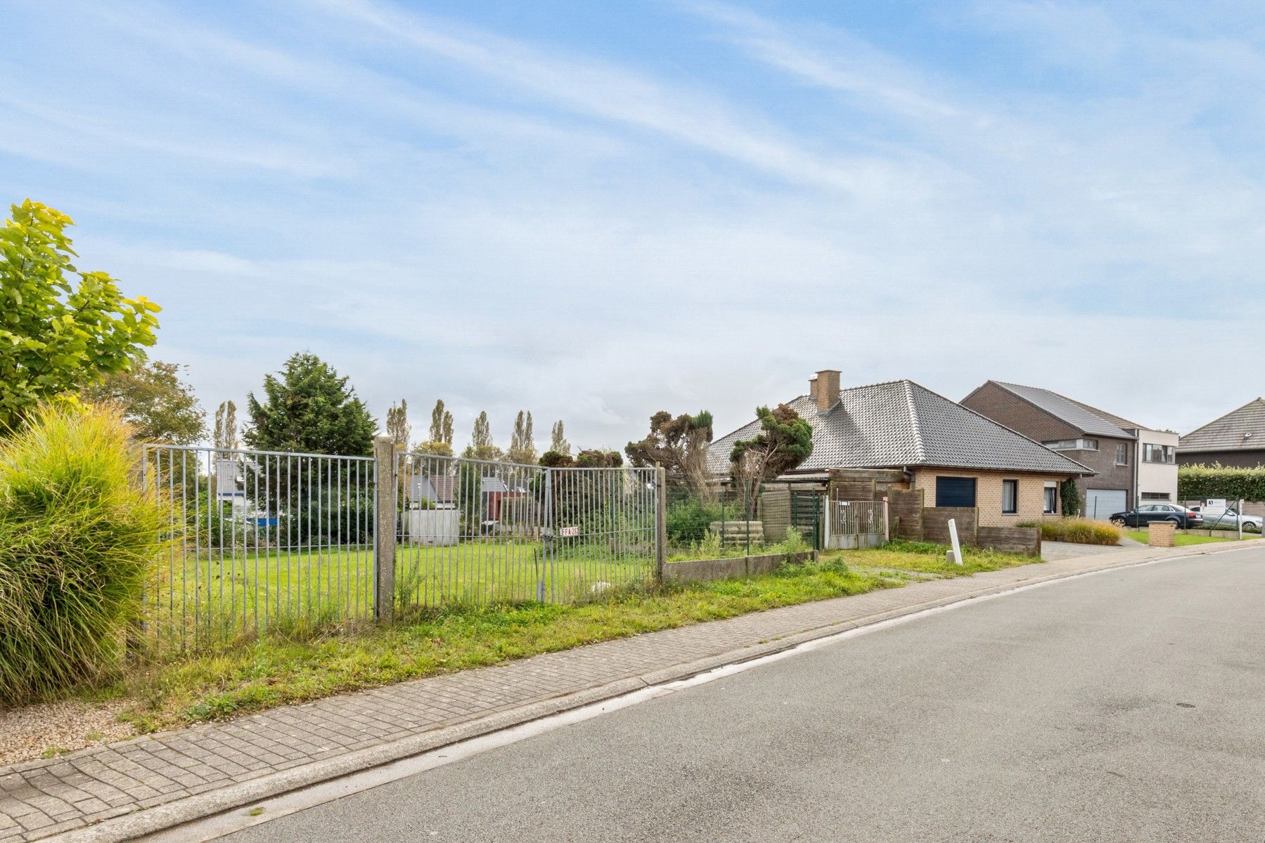 Rustig gelegen bouwgrond in woonwijk te Herzele foto 2