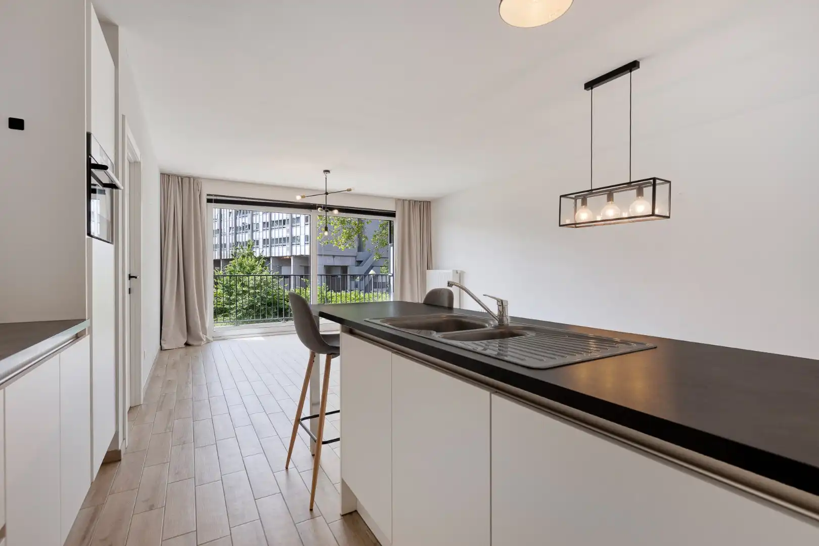 Instapklaar 1-slpk appartement te Laken foto 4