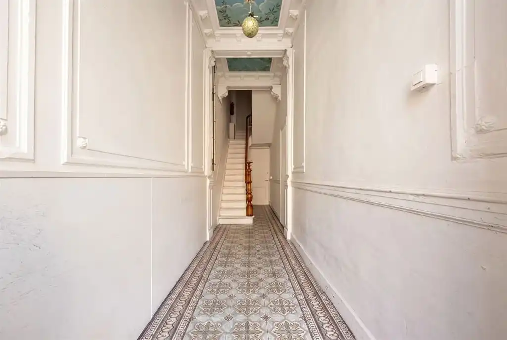 Gerenoveerd appartement met mezzanine foto 11