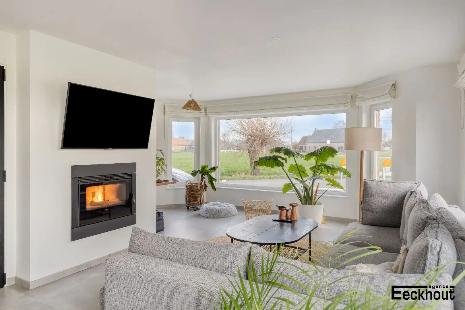 Landelijke woning met garage in Diksmuide, 3 slaapkamers, gerenoveerd in 2023, met 206m² bewoonbare oppervlakte foto 3