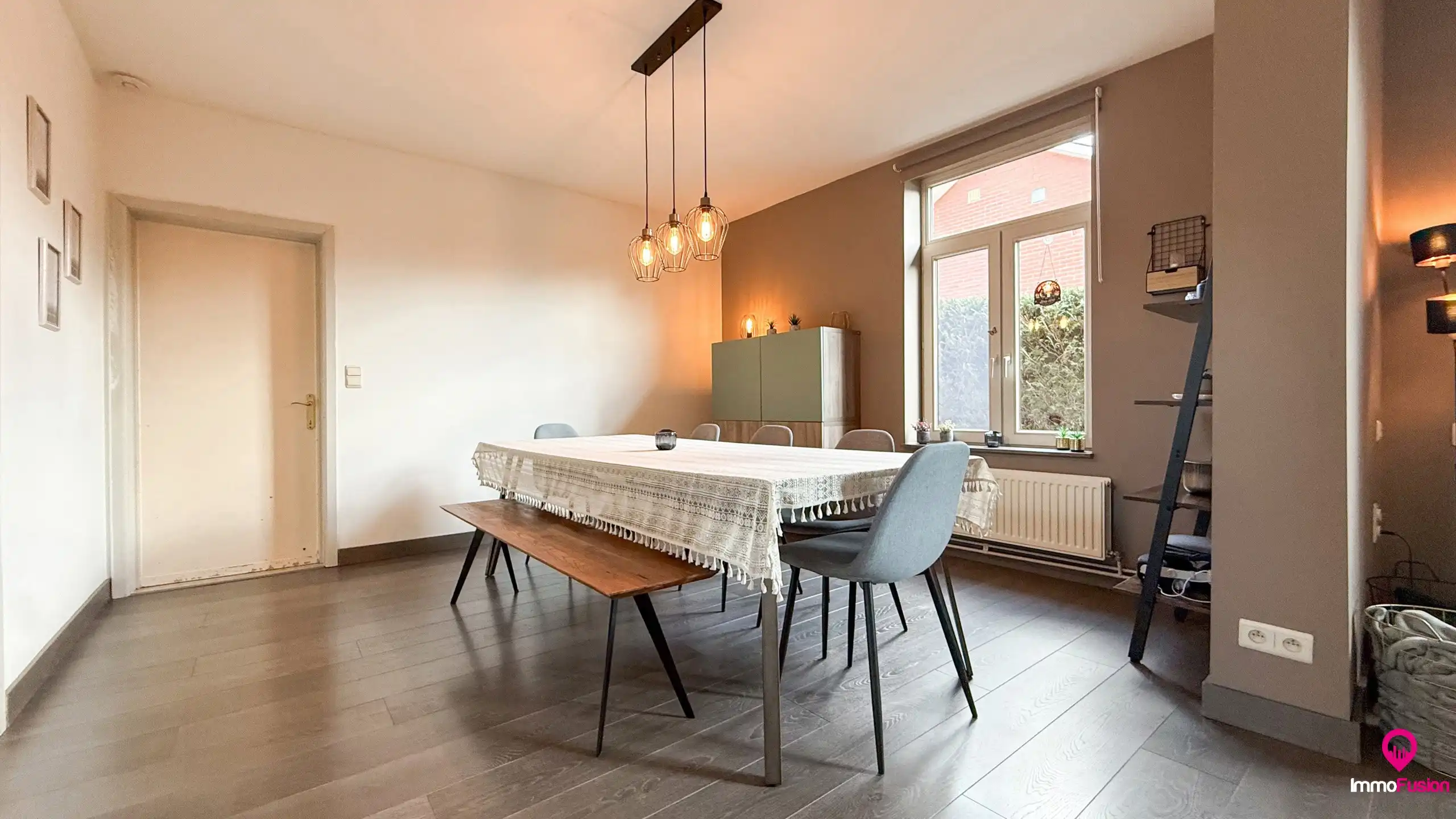 Charmante woning met 5 slaapkamers op een ruim perceel foto 9