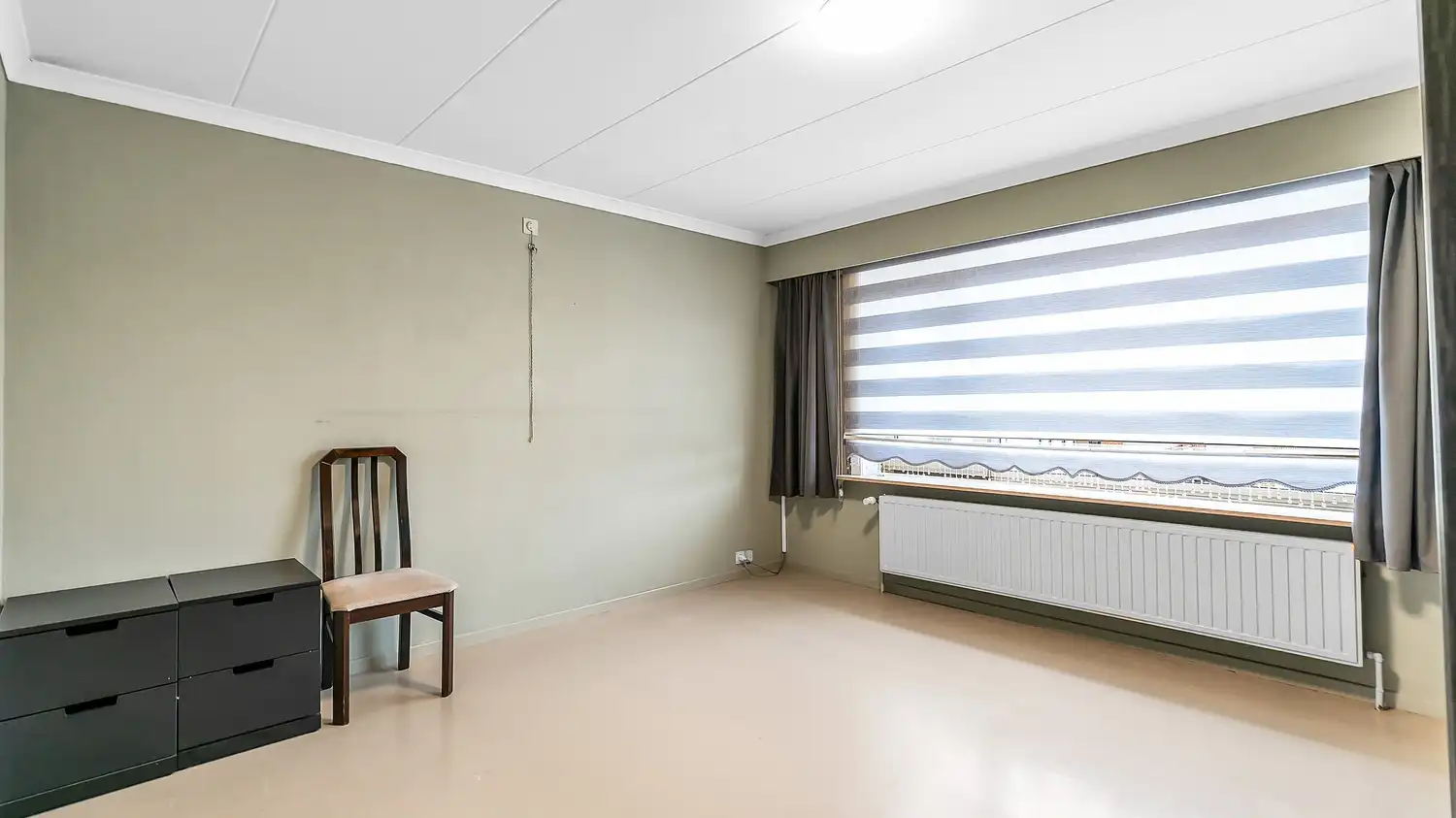 Ruime gezinswoning met 3 slaapkamers + bureel/slaapkamer en mogelijkheid tot extra slaapkamers op zolder foto 9