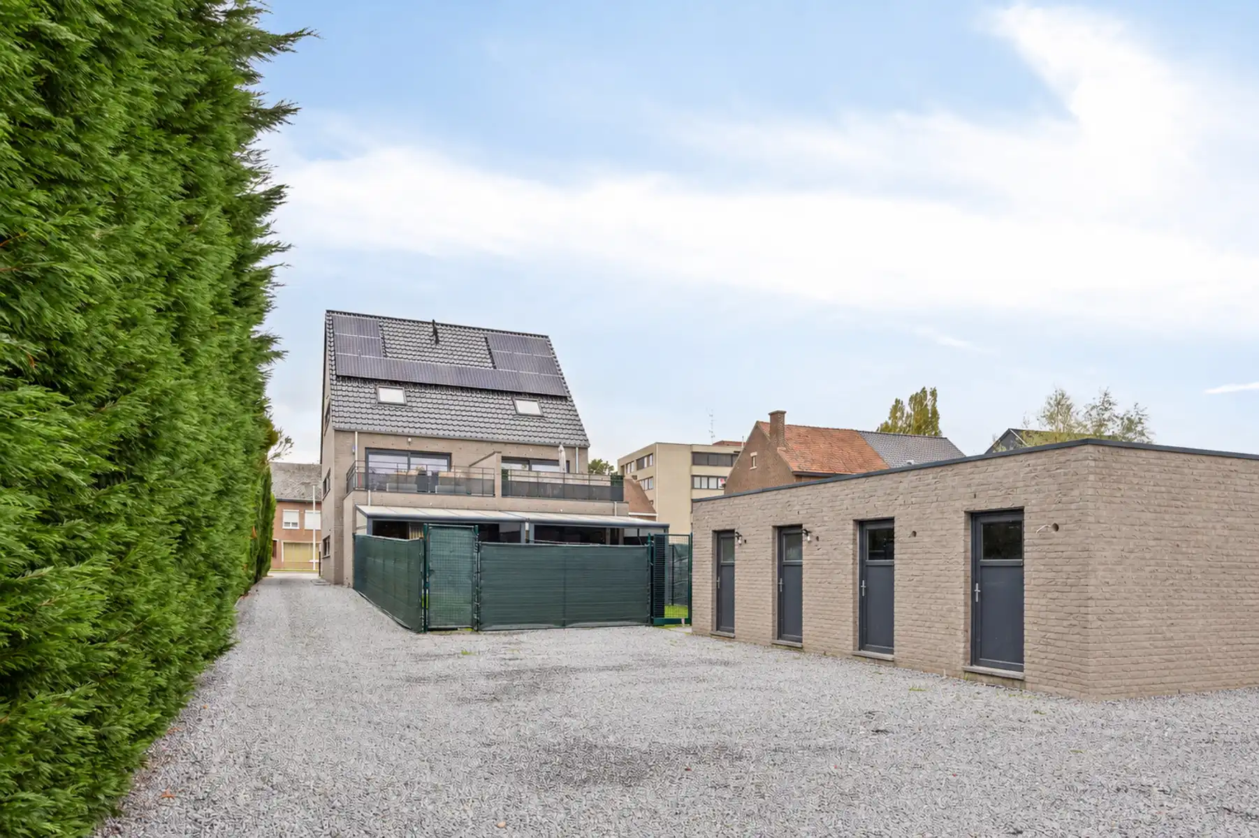 PRACHTIG AFGEWERKT EN ENERGIEZUINIG DUPLEX-APPARTEMENT (123 M2 WOONOPPERVLAKTE) (BRON: EPB) MET 2 SLAAPKAMERS, RUIM &nbsp;EN ZONOVERGOTEN TERRAS, EN AUTOSTANDPLAATS EN TUINBERGING TE NEERHAREN!&nbsp; foto 12