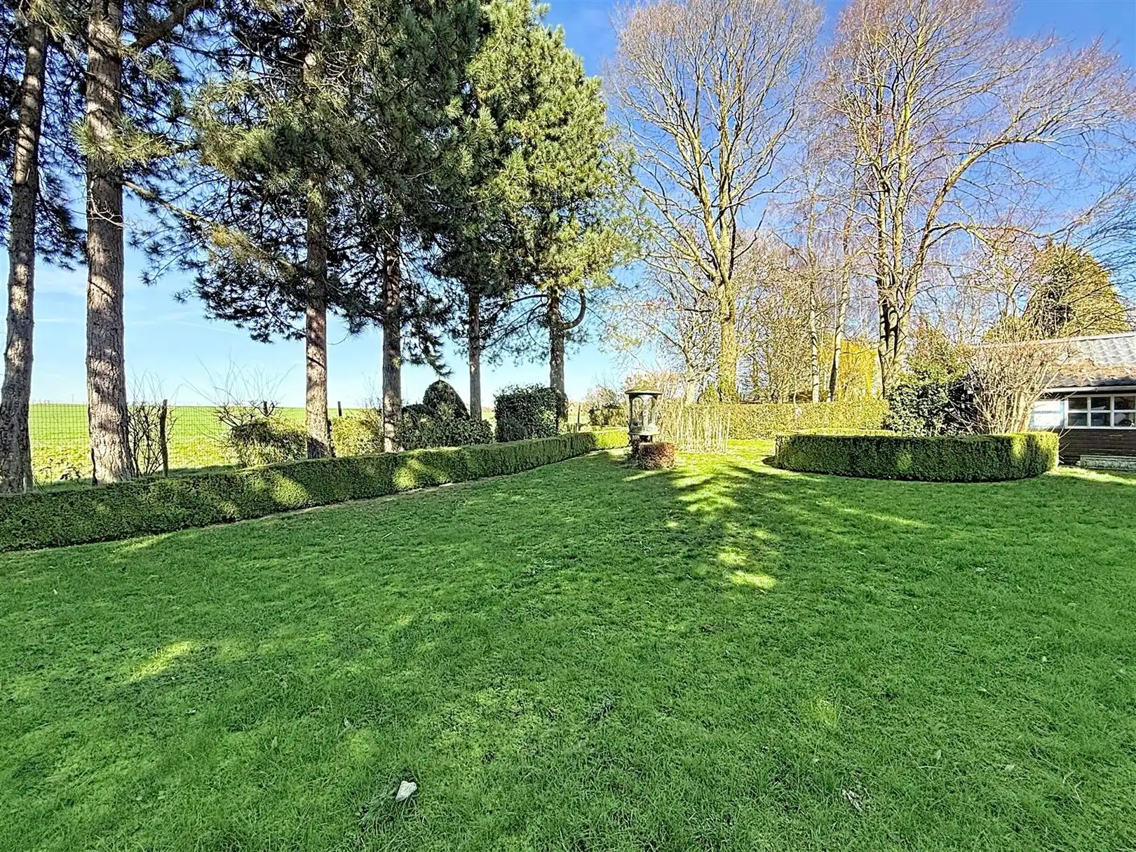 Op te frissen villa, 3/4 slpks + zolder, tuin en garages foto 41