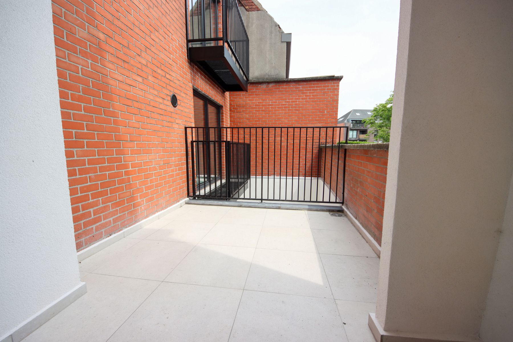 Centraal gelegen appartementsgebouw foto 6