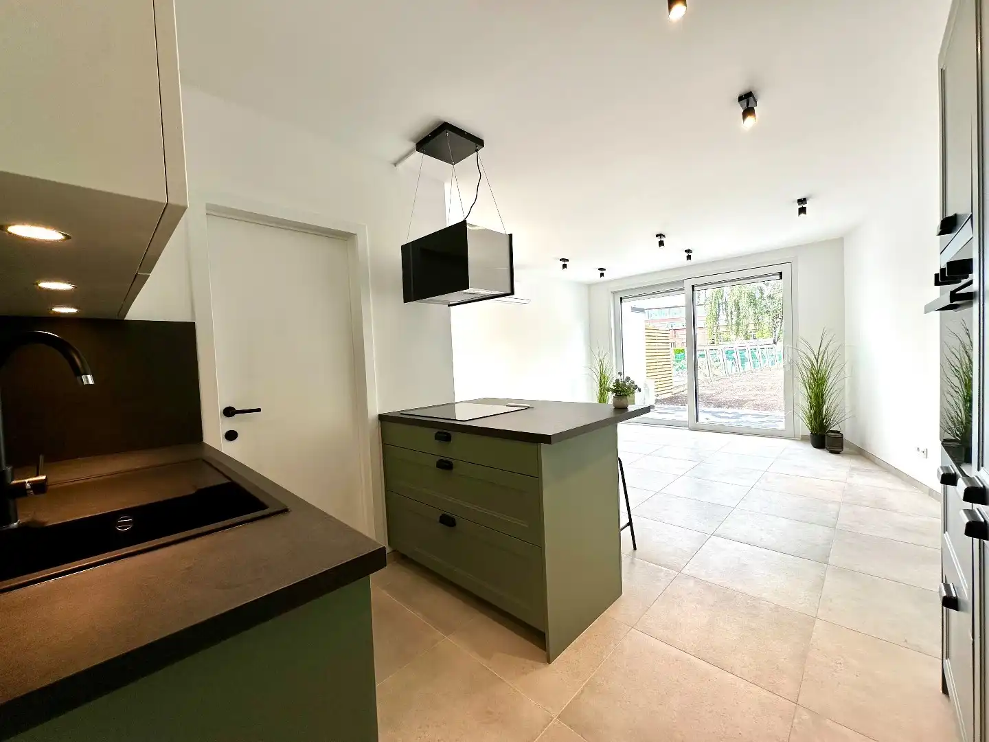 Modern en energiezuinig gelijkvloers appartement met tuin, terras en garage in Tongeren-Borgloon foto 3