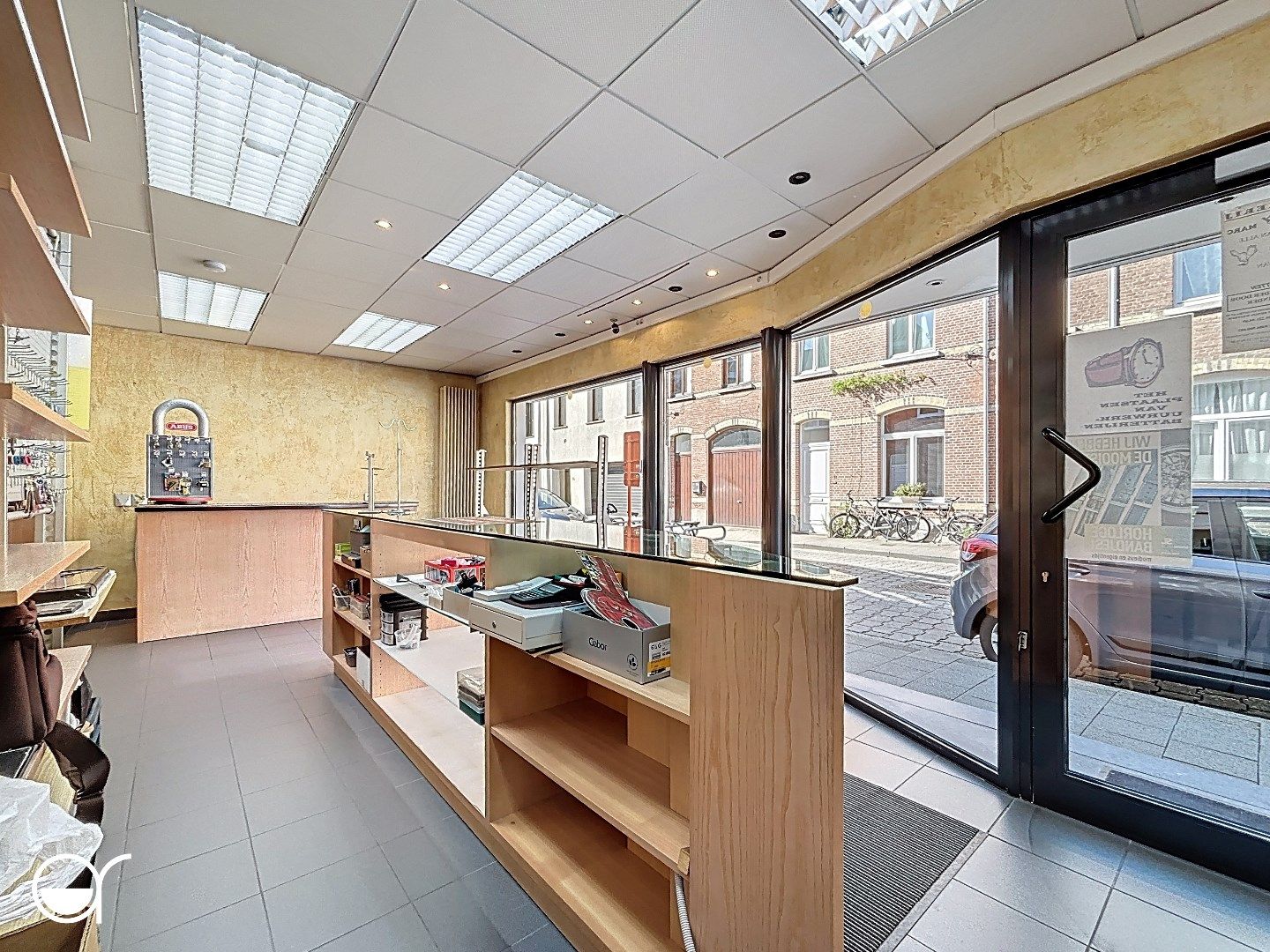 Handelshuis te koop in Sint-Denijs-Westrem foto 2