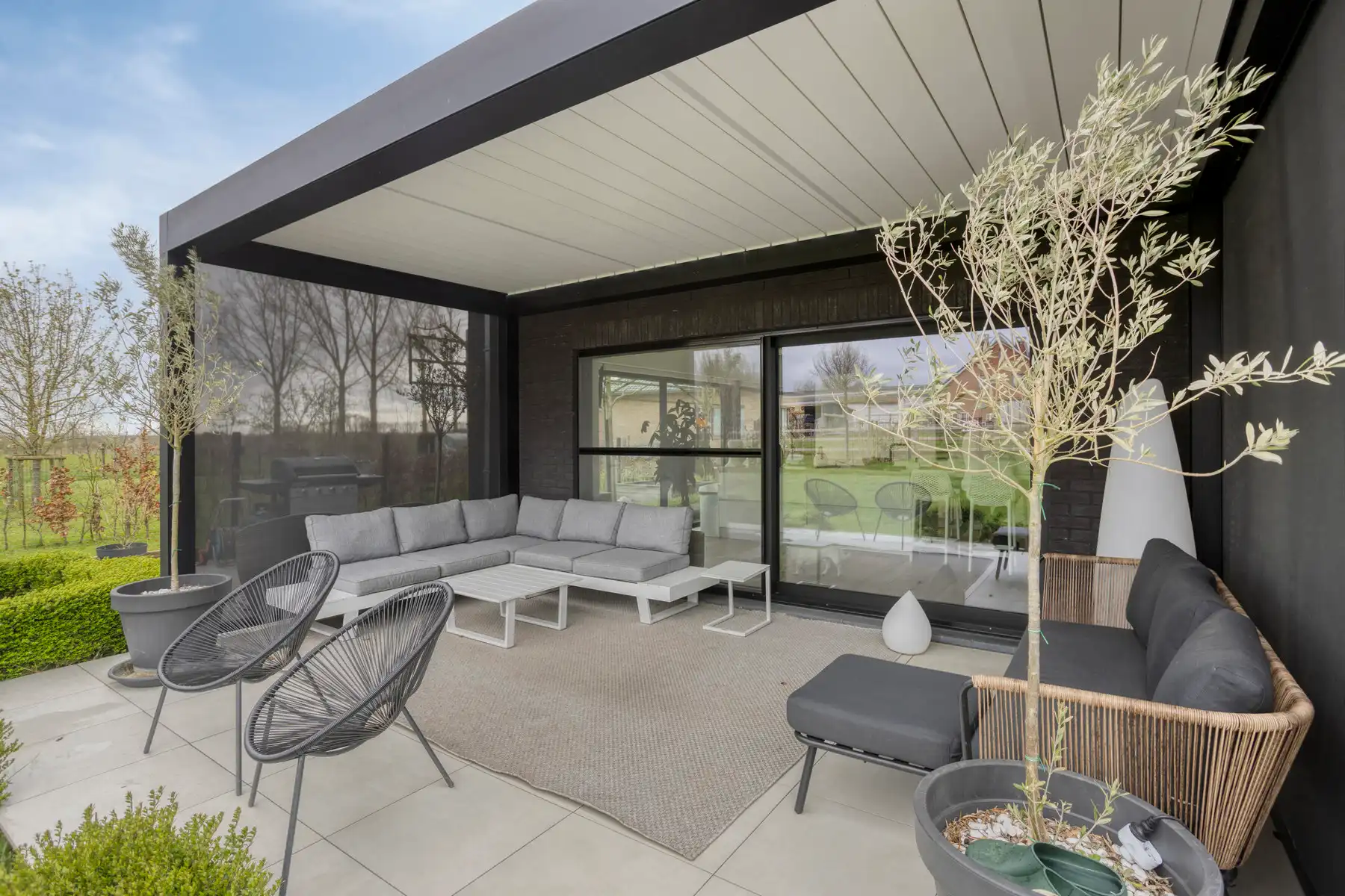 Prachtige 4-Gevelvilla in het groene omgeving foto 23