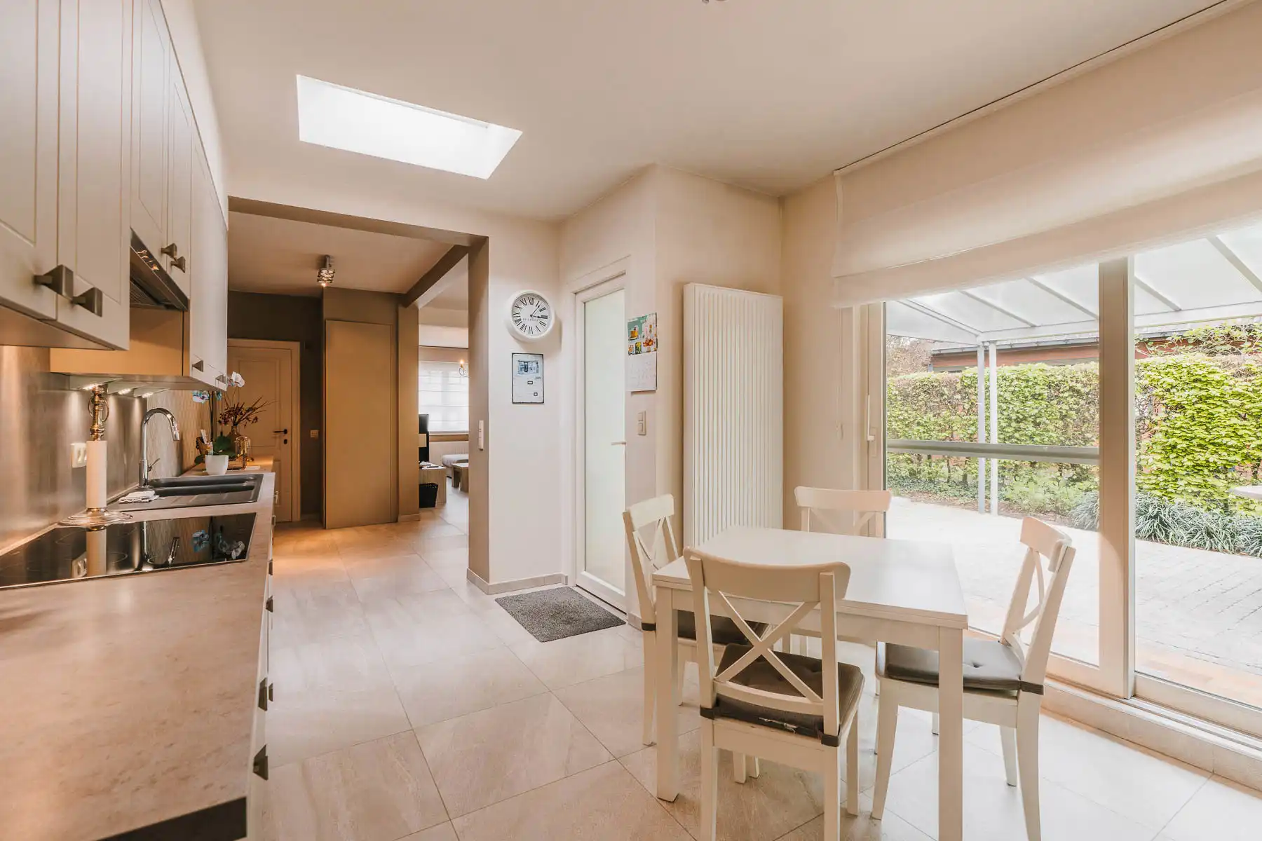 Gerenoveerde, instapklare woning op mooi perceel van 5are foto 12