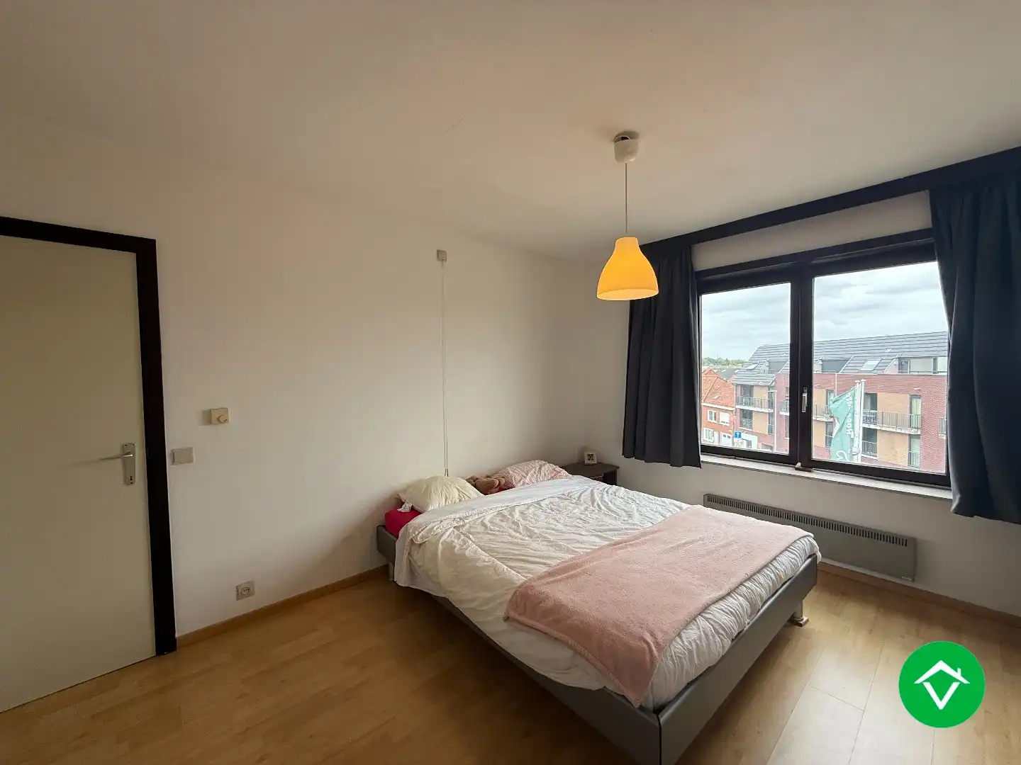 Appartement met twee slaapkamers, terras en autostaanplaats te Roeselare foto 10