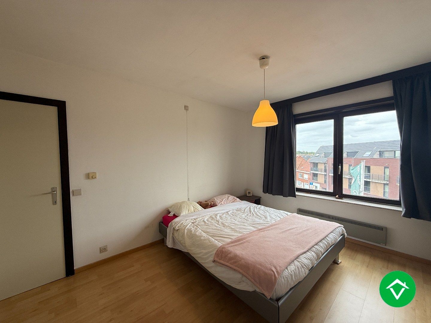 Appartement met twee slaapkamers, terras en autostaanplaats te Roeselare foto 10