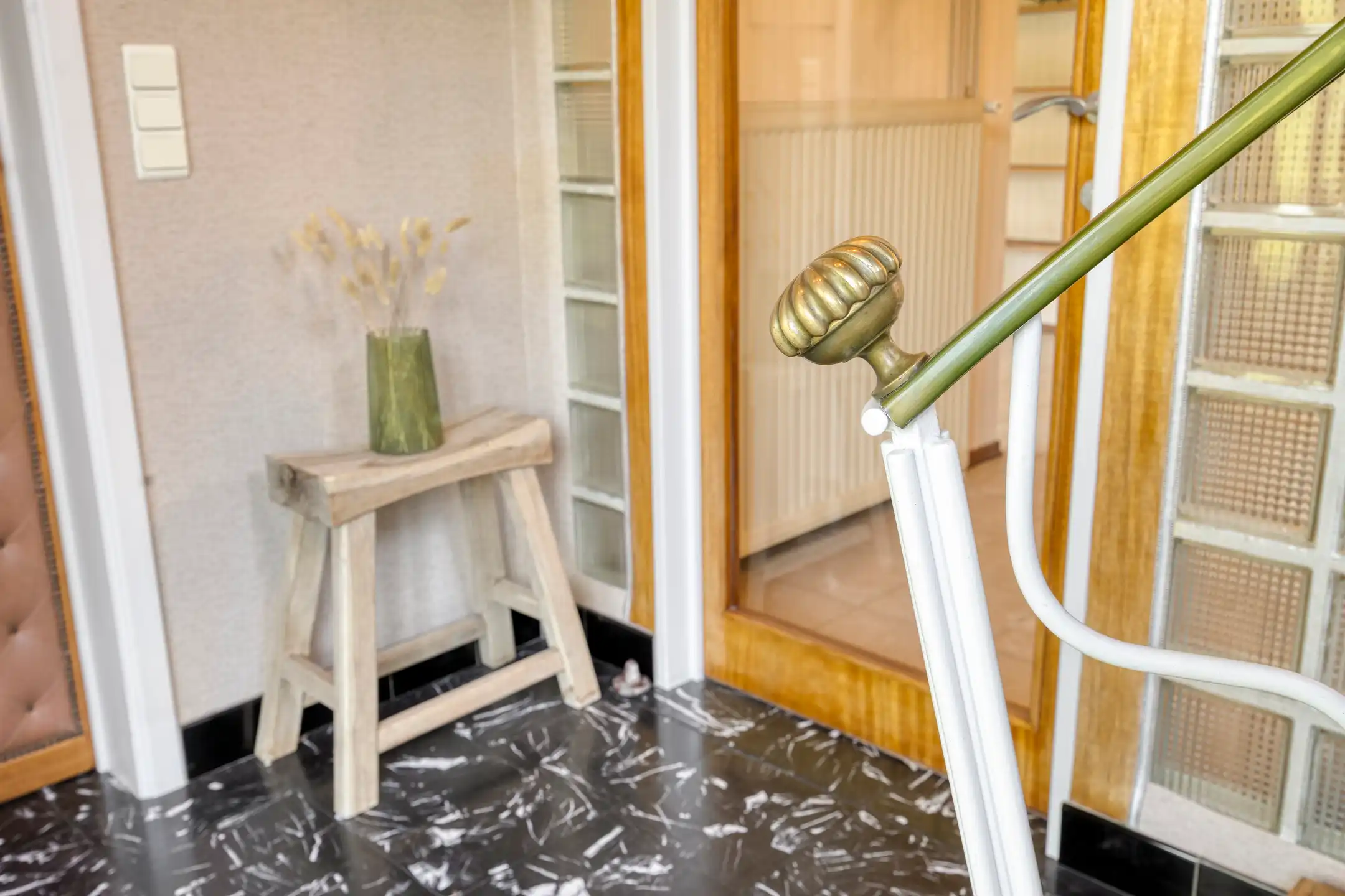 Halfopen woning met ruime garage en uitbreidingspotentieel foto 6