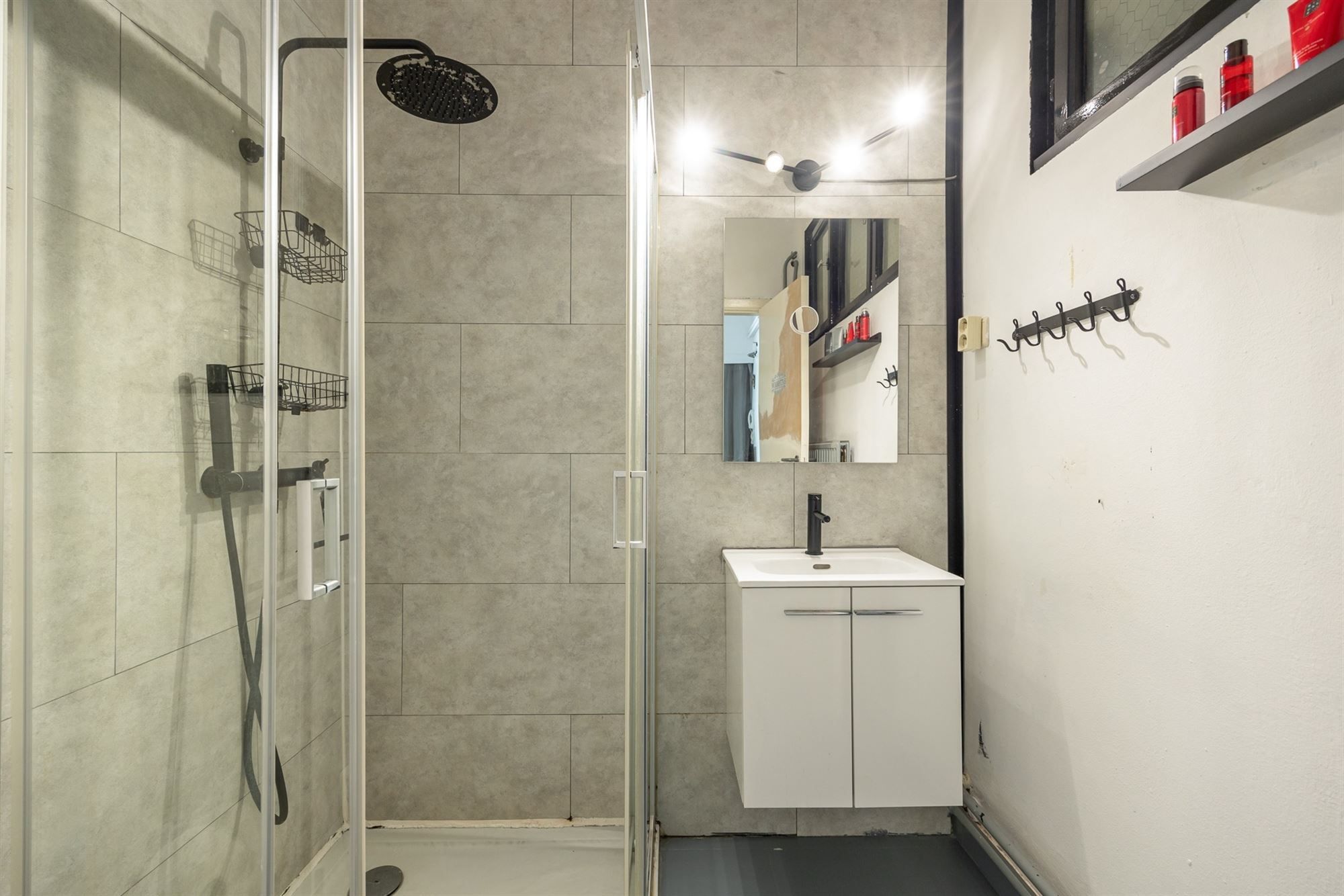 Gelijkvloersappartement met stadskoer en garagebox foto 12