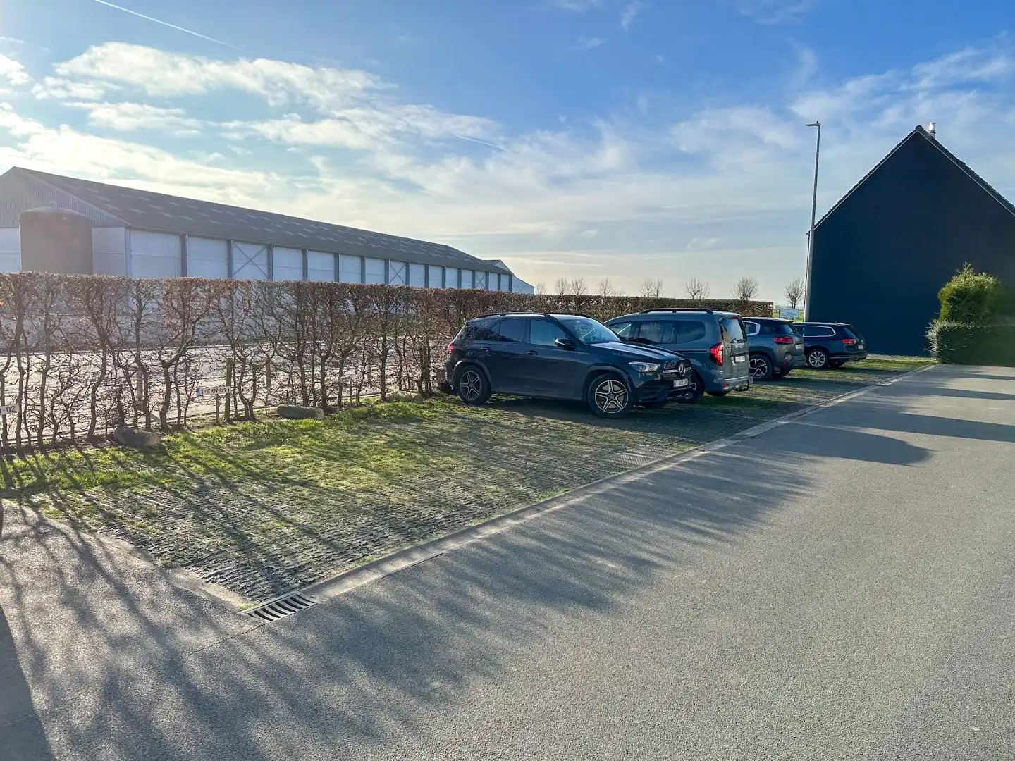 Lichtrijk gelijkvloers appartement met 2 slpk, garage en autostandplaats foto 35