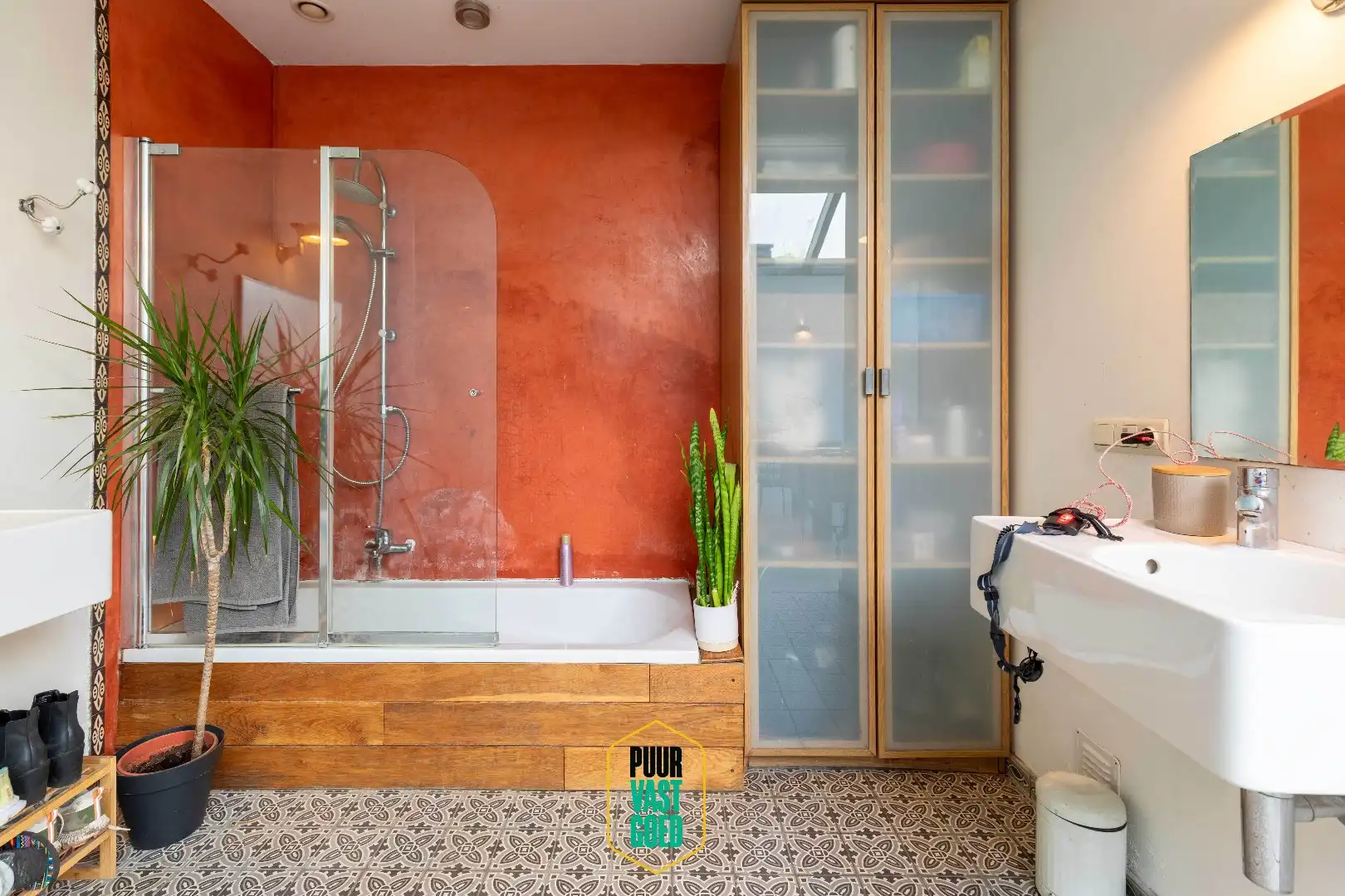 Karaktervolle burgerwoning met 5 slaapkamers en zonnige tuin, nabij de Kruispoort. foto 19