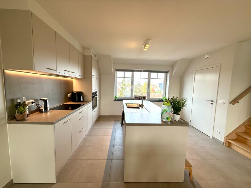 Recent duplex appartement met 2 slaapkamers en terras foto 10