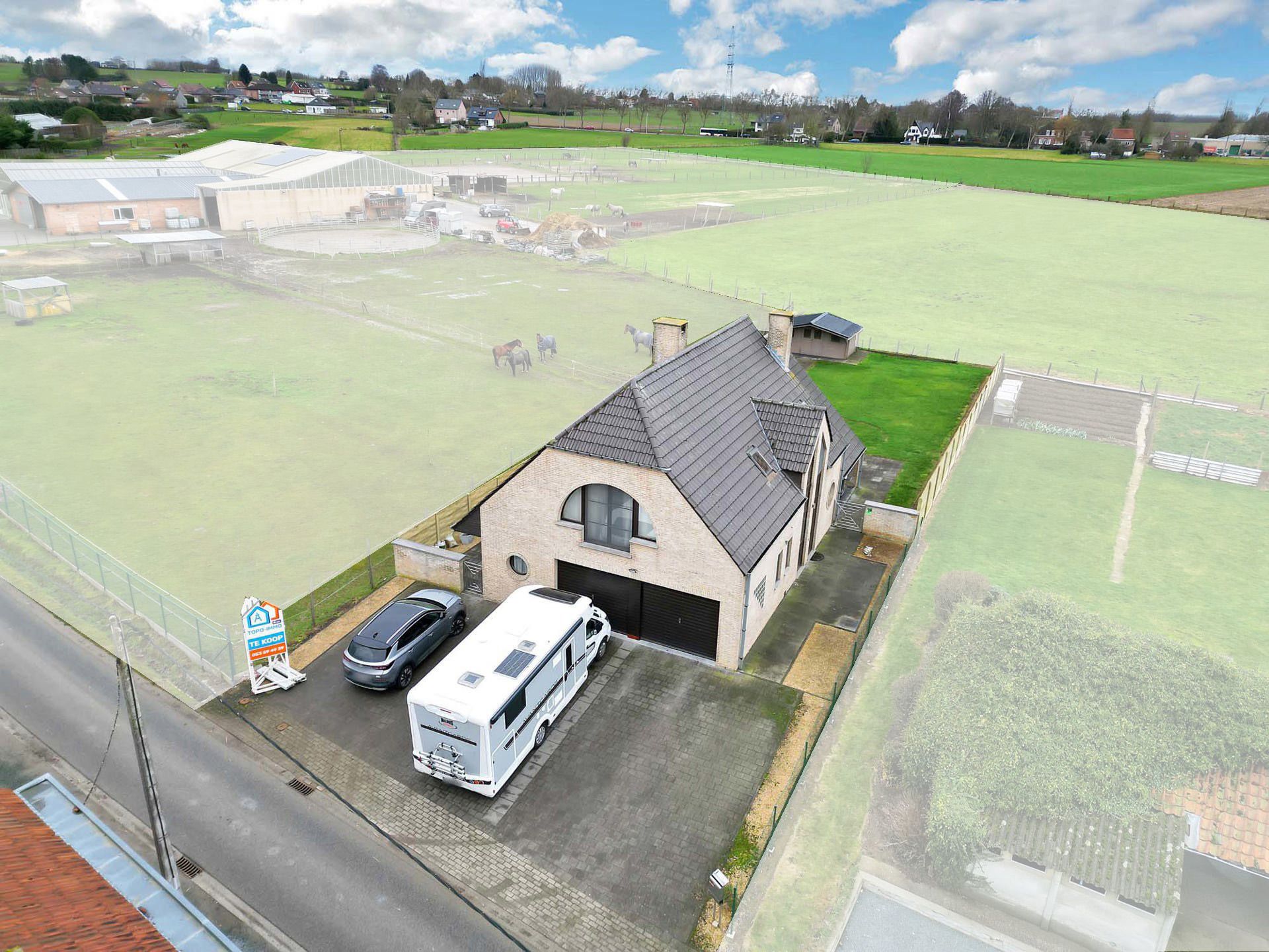 Open bebouwing op gegeerde locatie te Wambeek foto {{pictureIndex}}