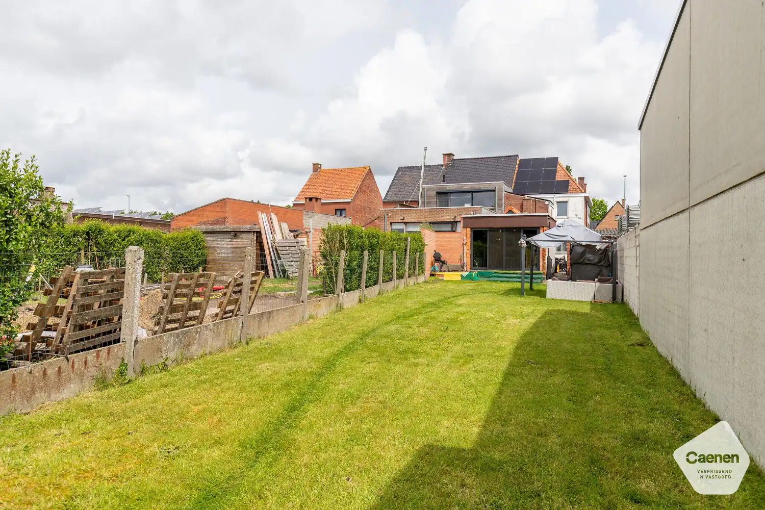 Ruime half-open woning met 4 slaapkamers, muziekstudio/hobbyruimte, garage en leuke tuin foto 5