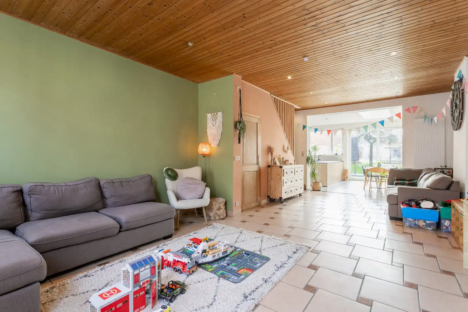 Instapklare woning met 4 slaapkamers en tuin te Huizingen foto 8