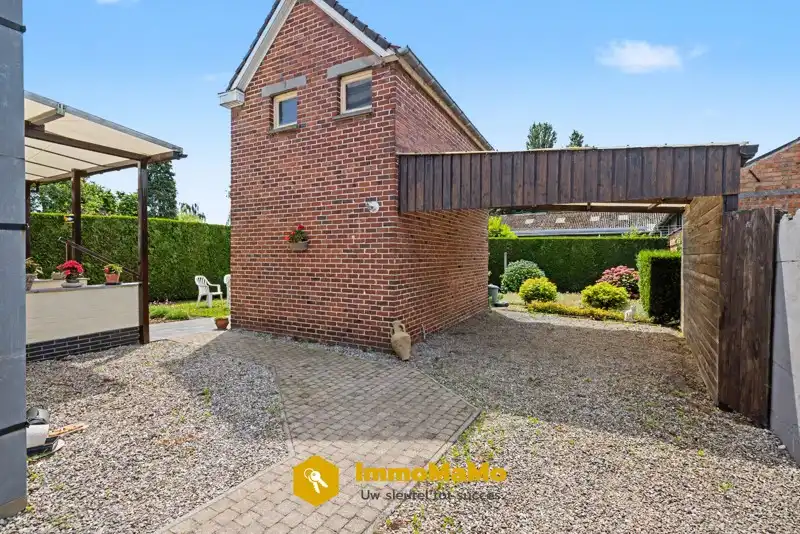 TE RENOVEREN WONING MET POTENTIEEL - TE KOOP IN WACHTEBEKE foto 24