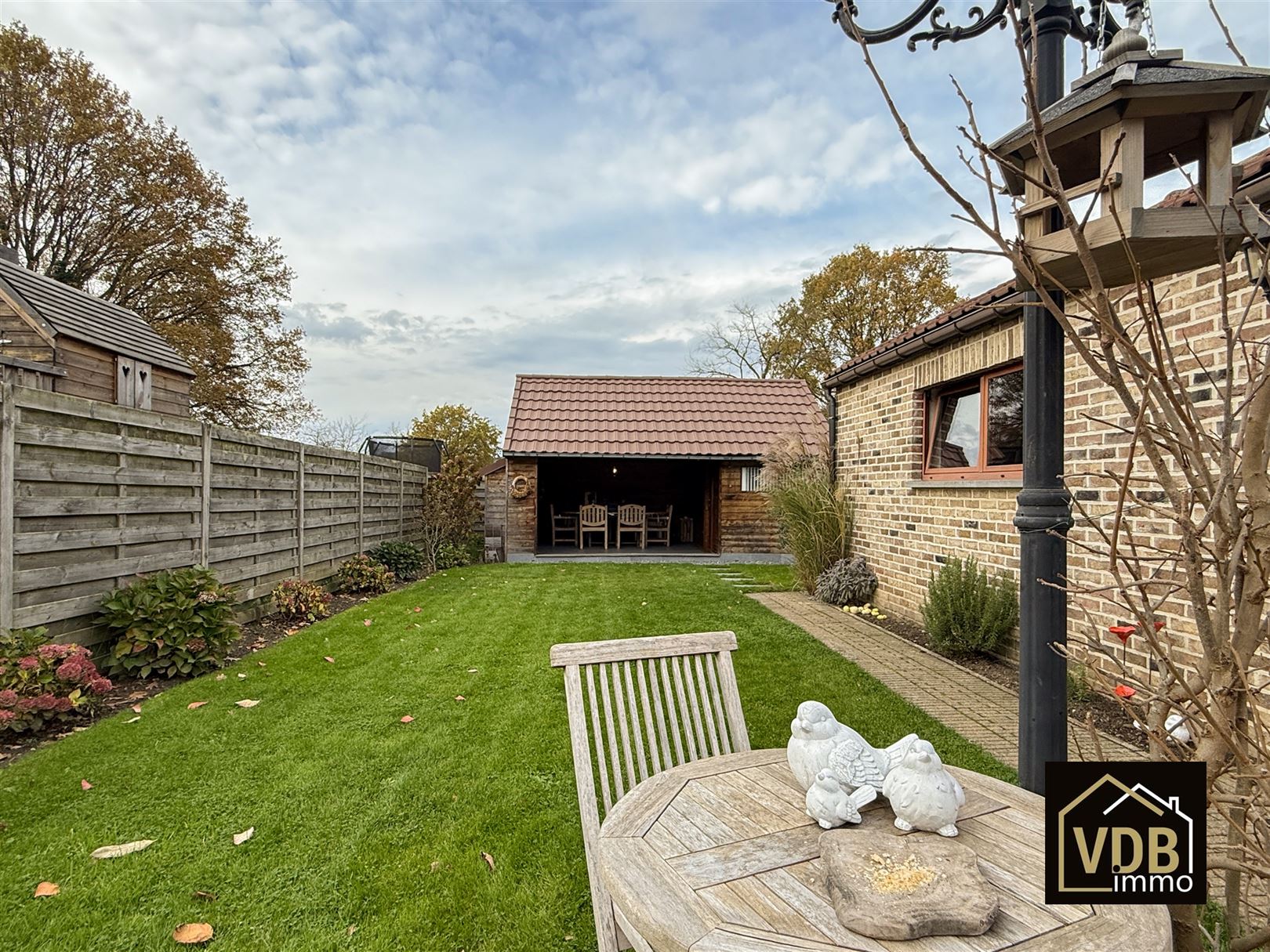 Instapklare halfopen bebouwing met 3 slaapkamers foto 76